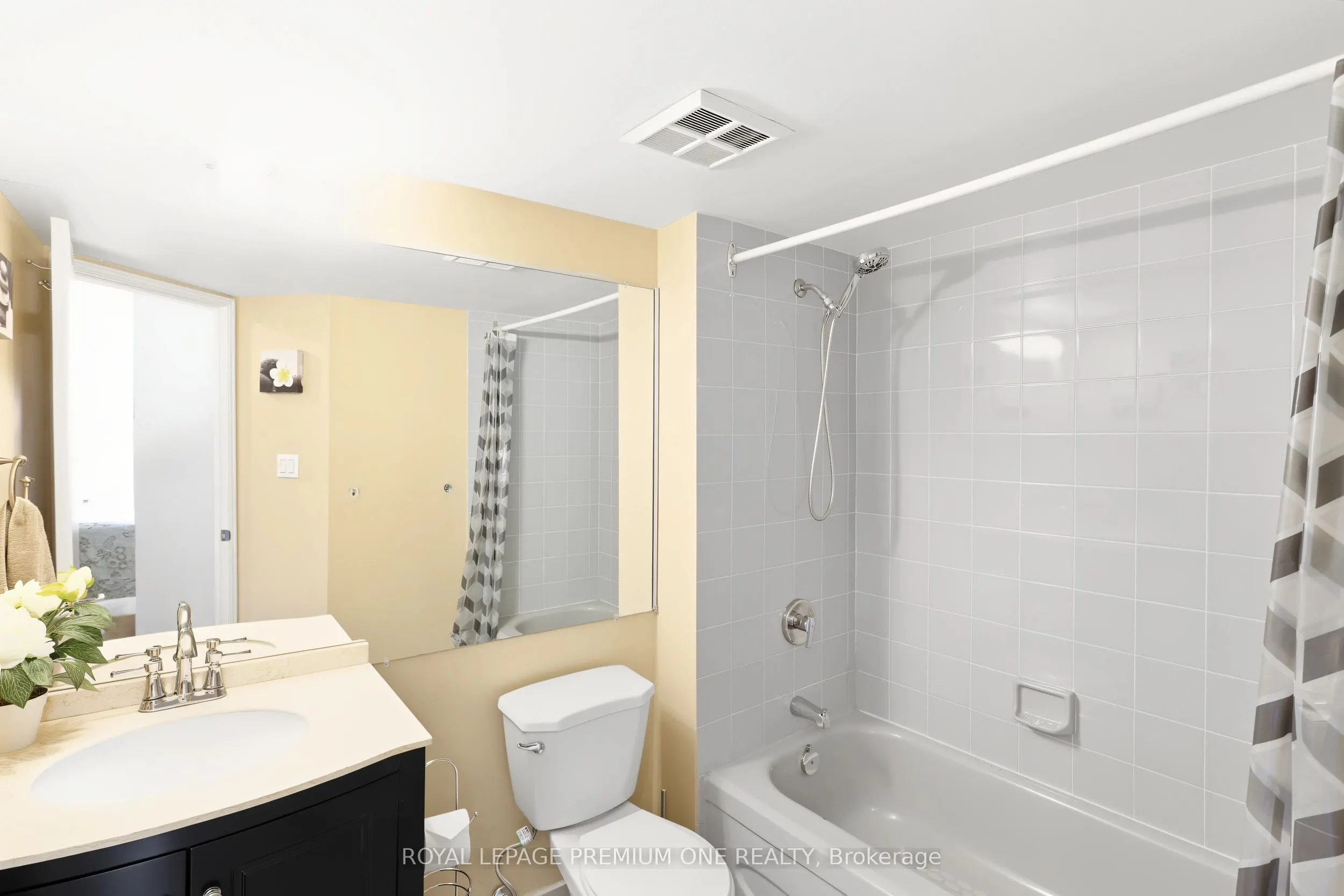2267 Lake Shore Boulevard #410
