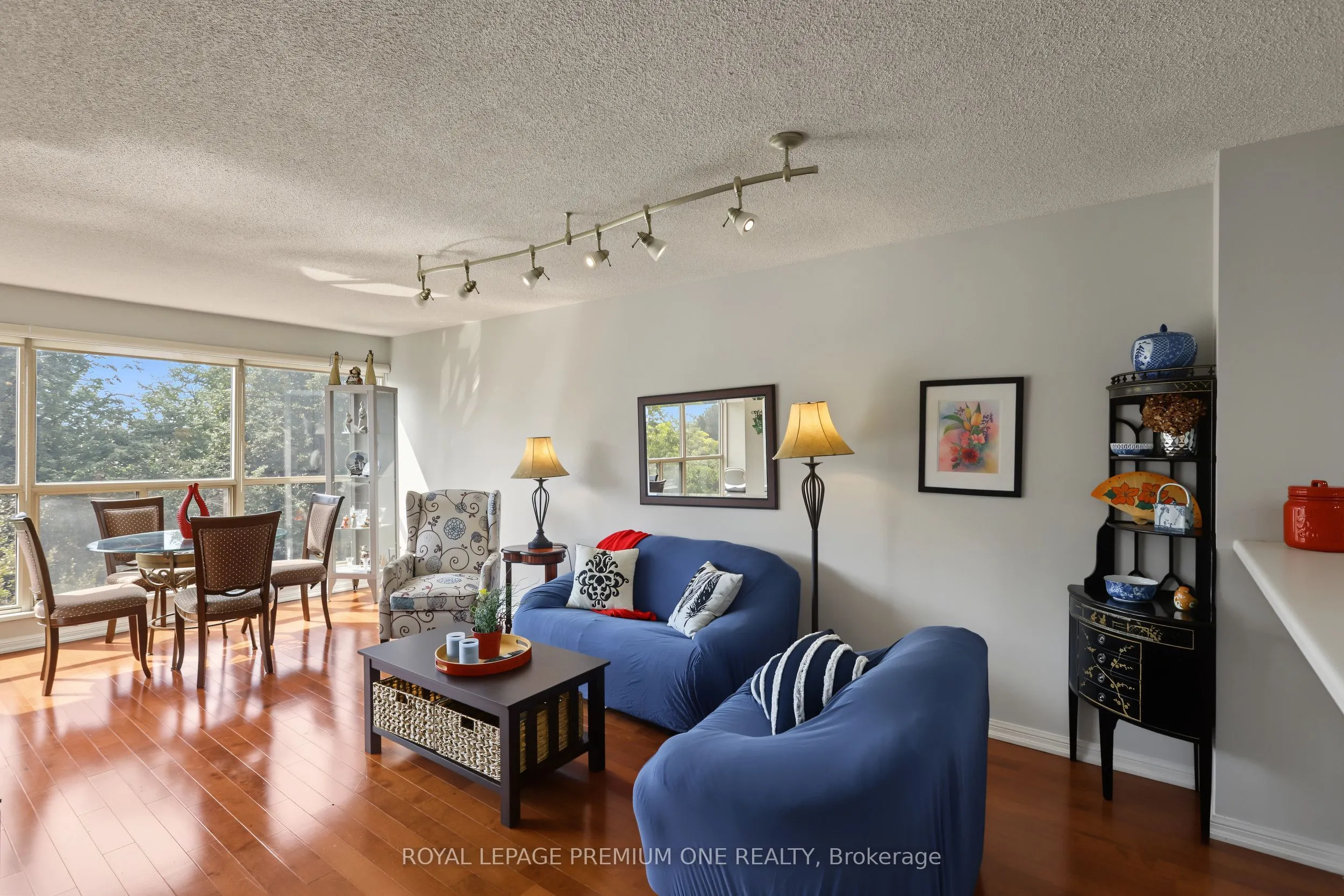 2267 Lake Shore Boulevard #410