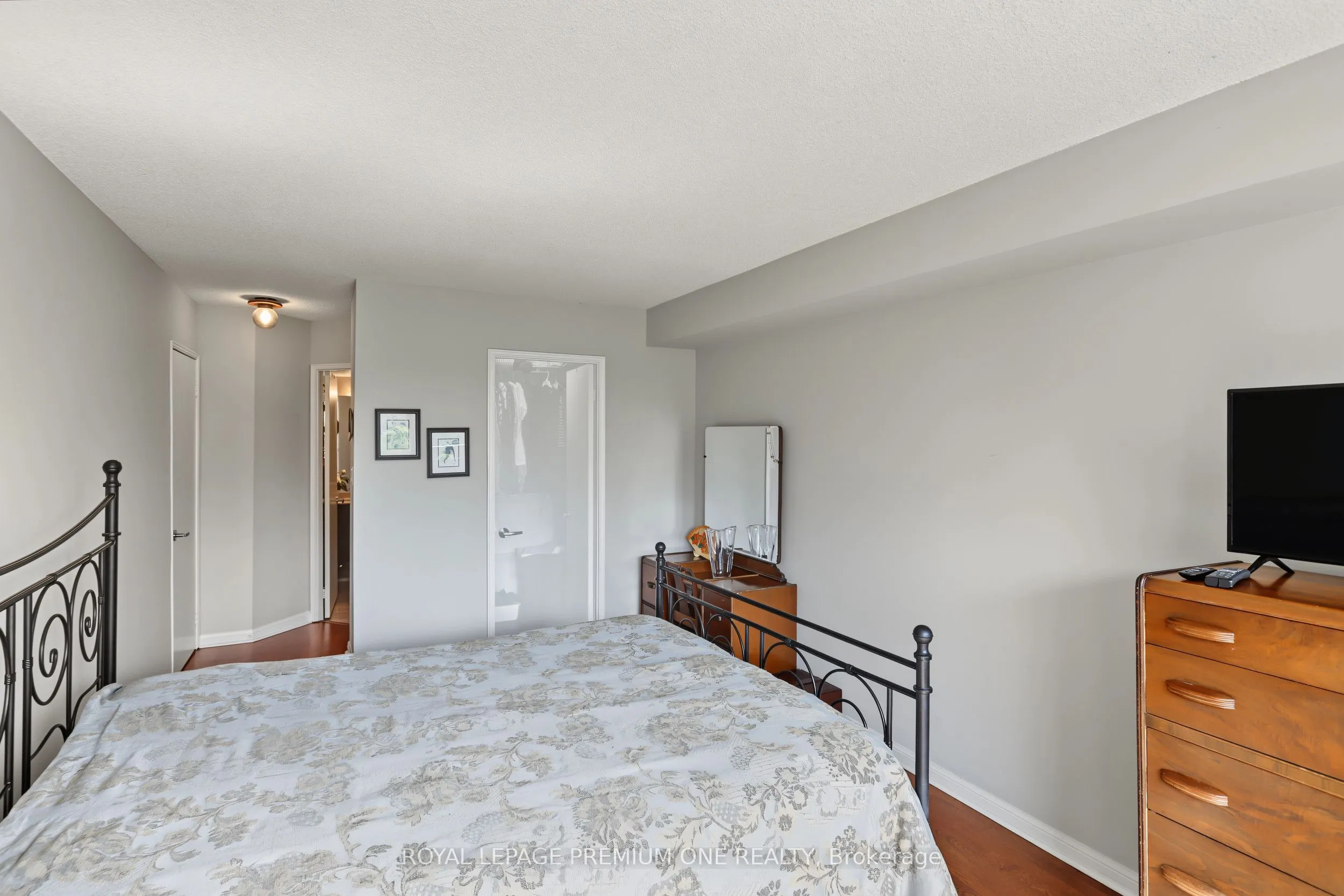 2267 Lake Shore Boulevard #410