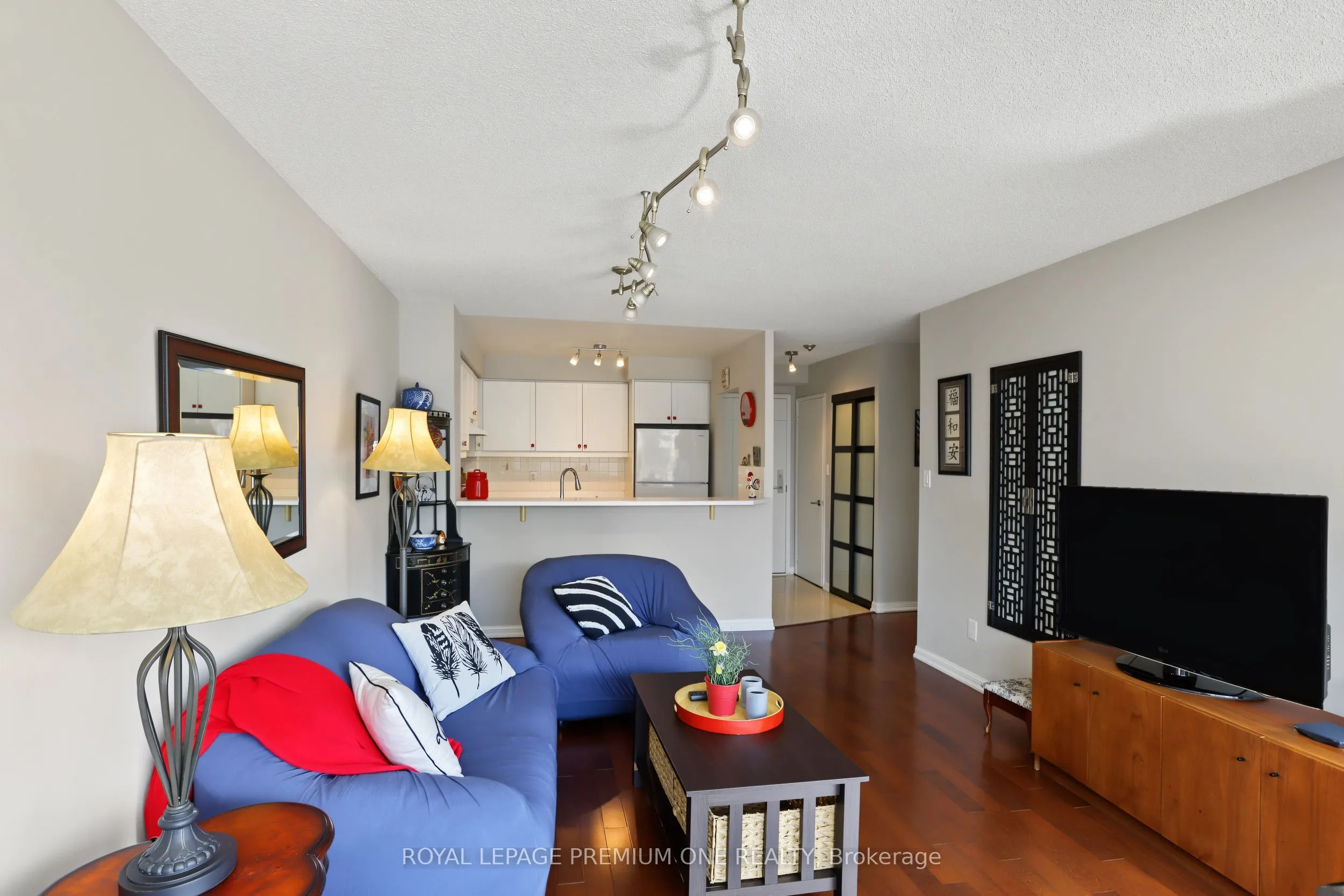2267 Lake Shore Boulevard #410