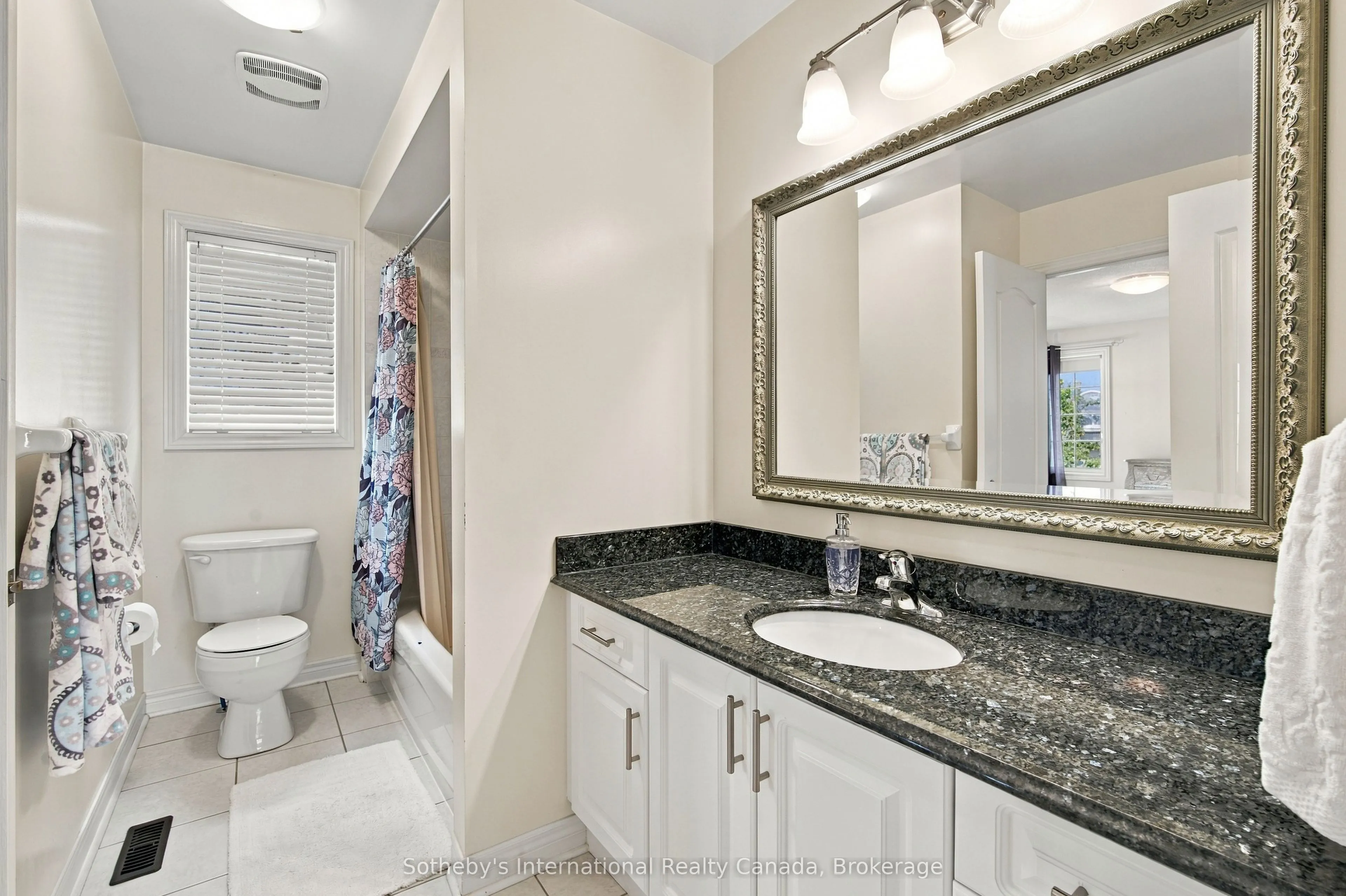3352 Erin Centre Boulevard