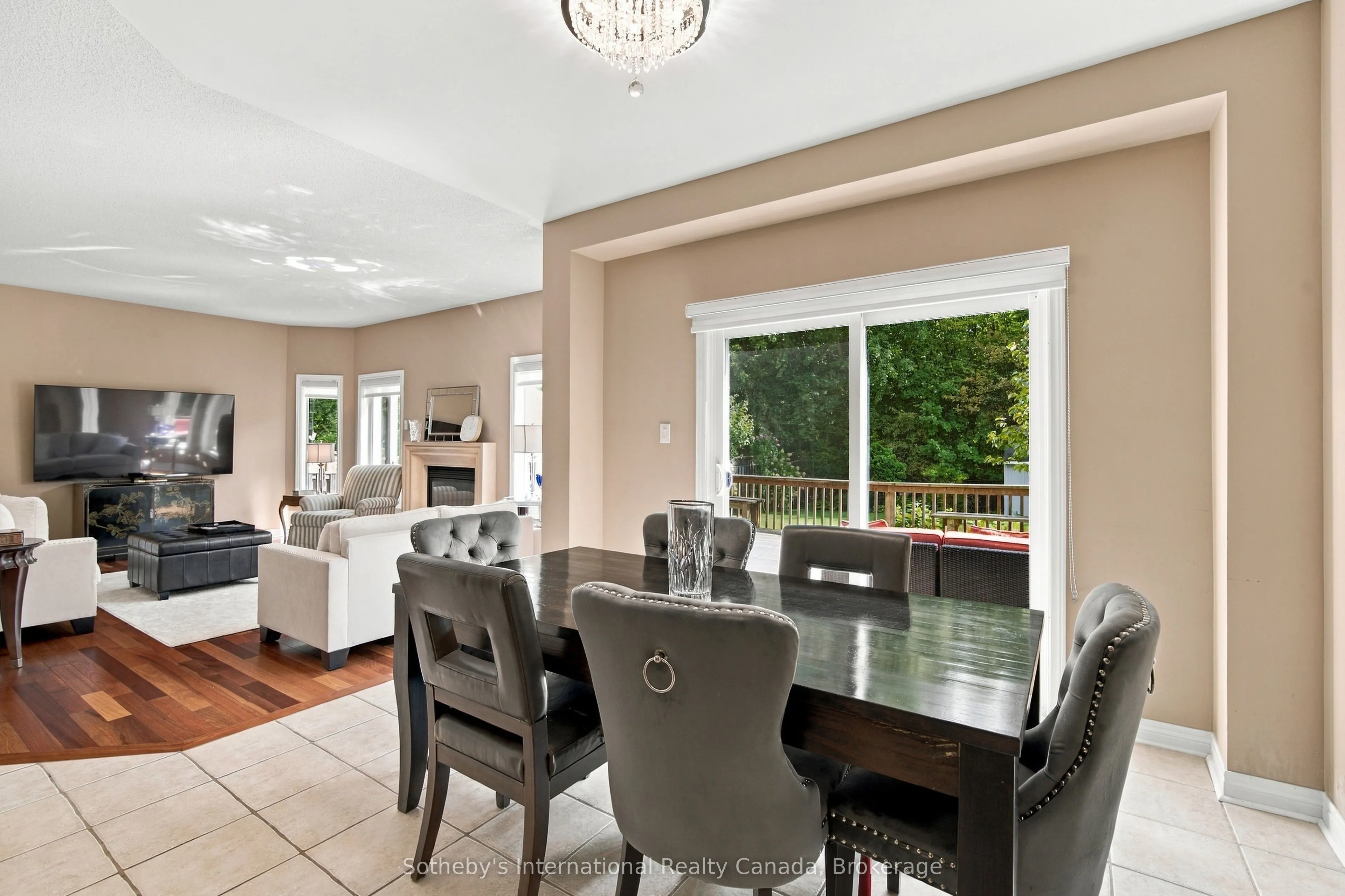 3352 Erin Centre Boulevard