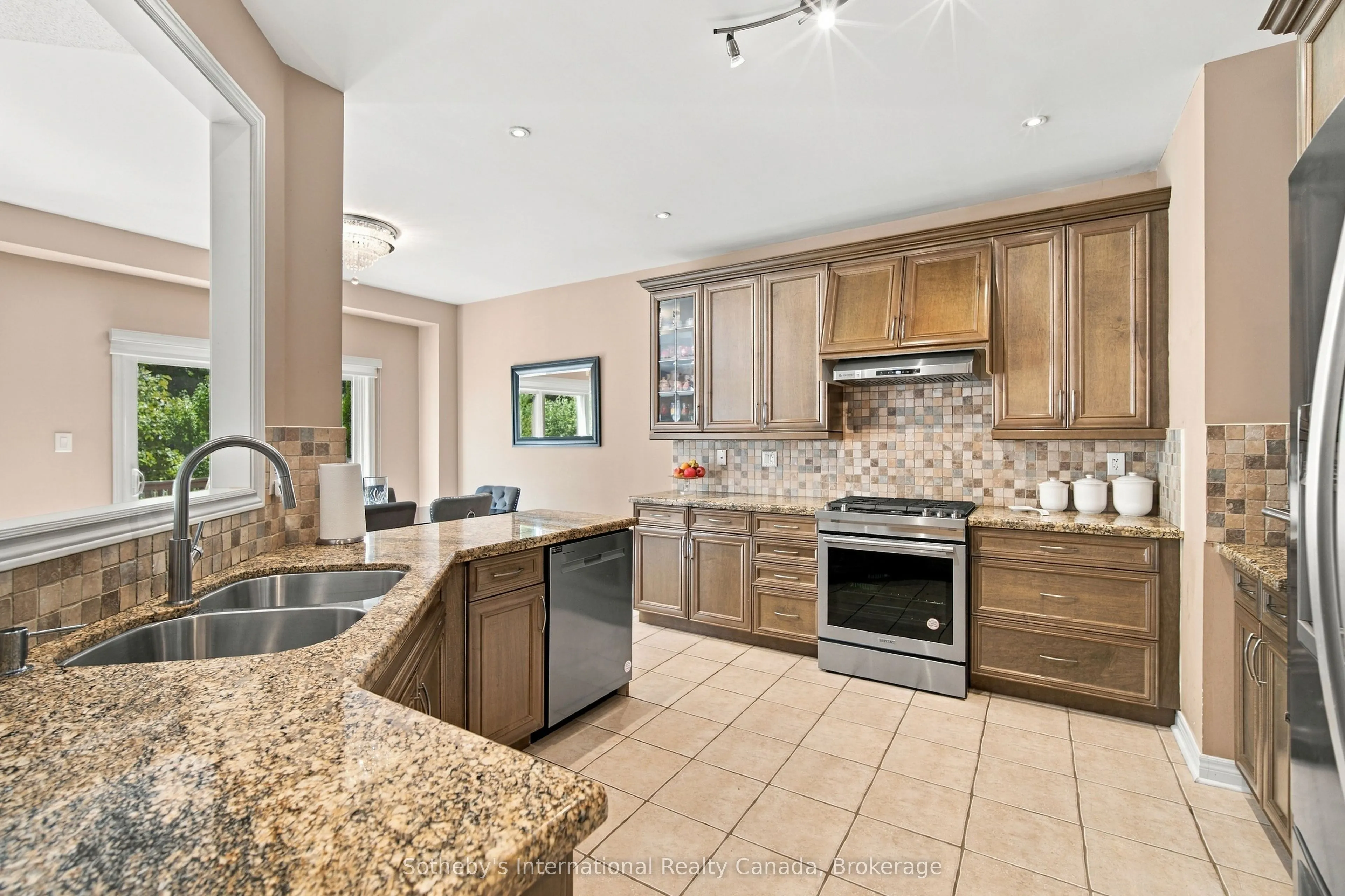 3352 Erin Centre Boulevard
