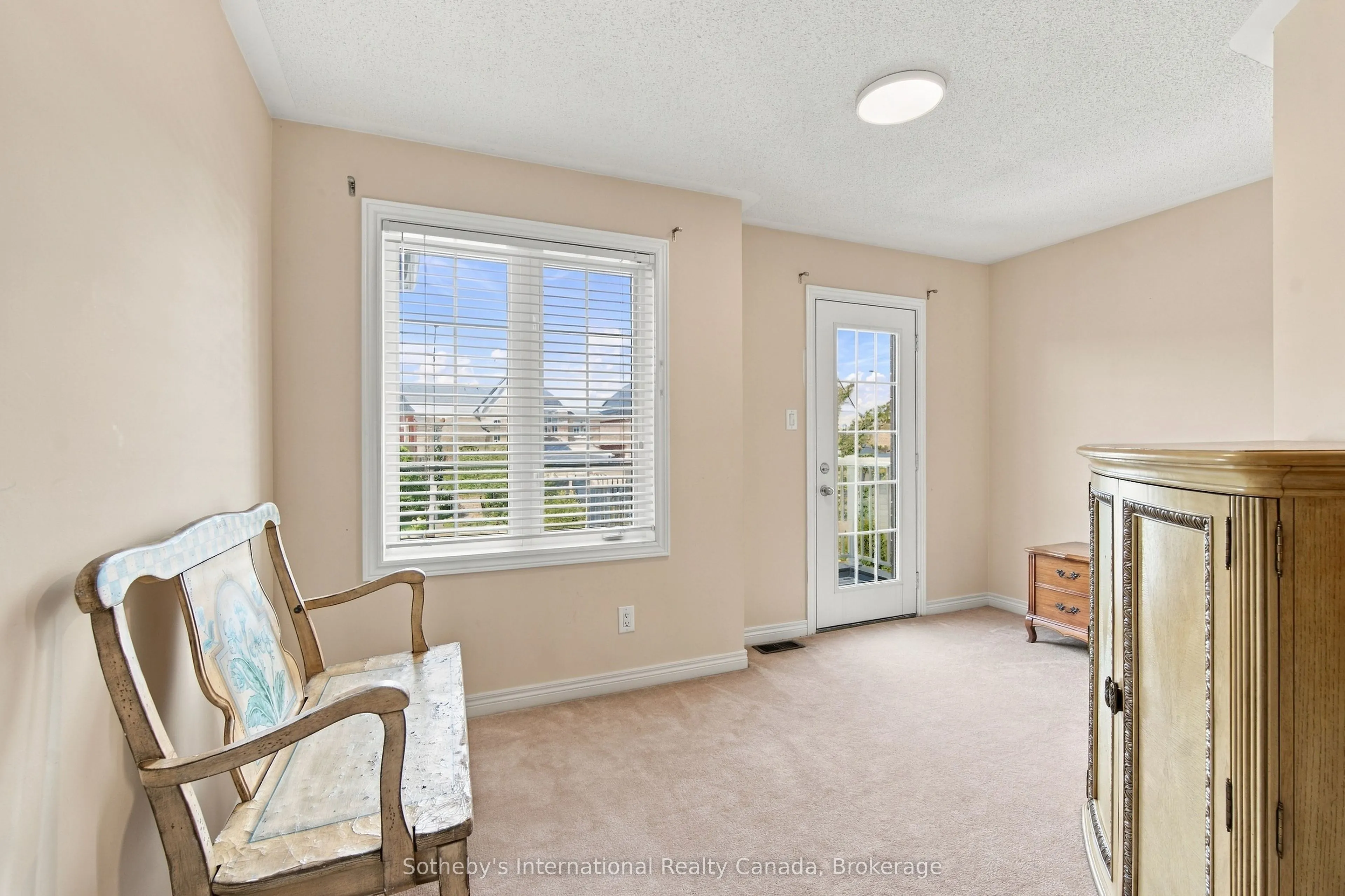 3352 Erin Centre Boulevard