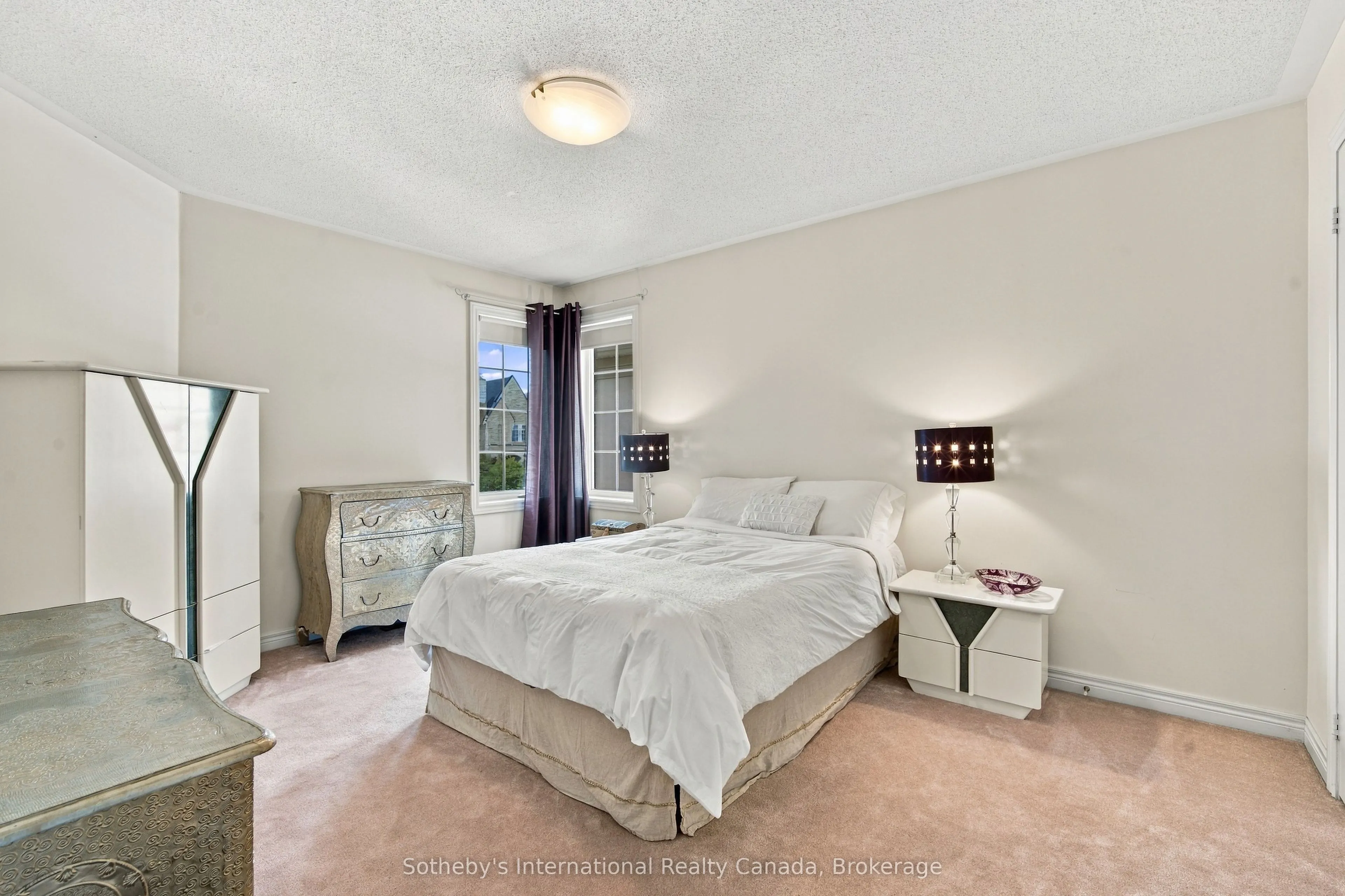3352 Erin Centre Boulevard