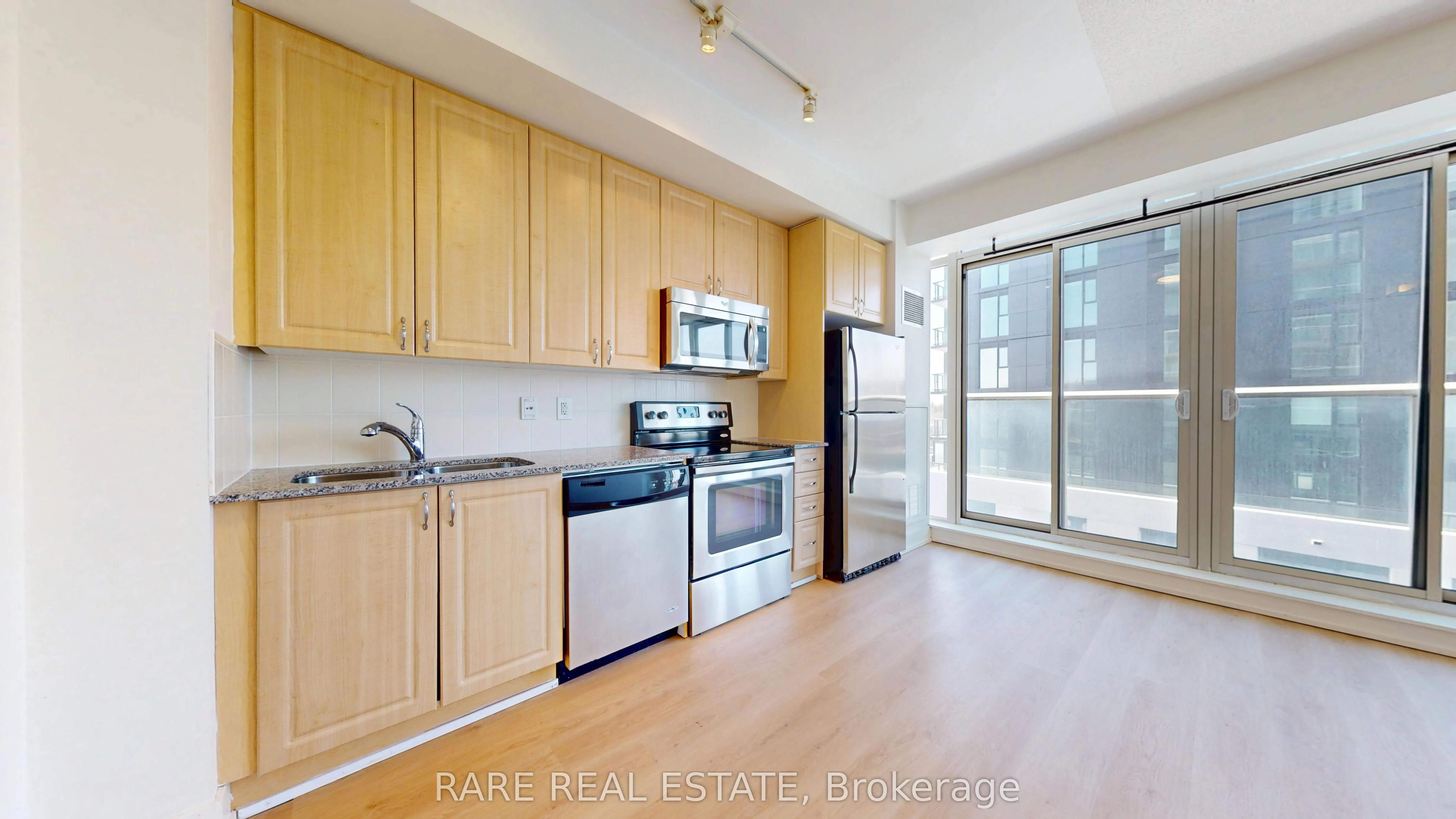 1638 Bloor Street W #607