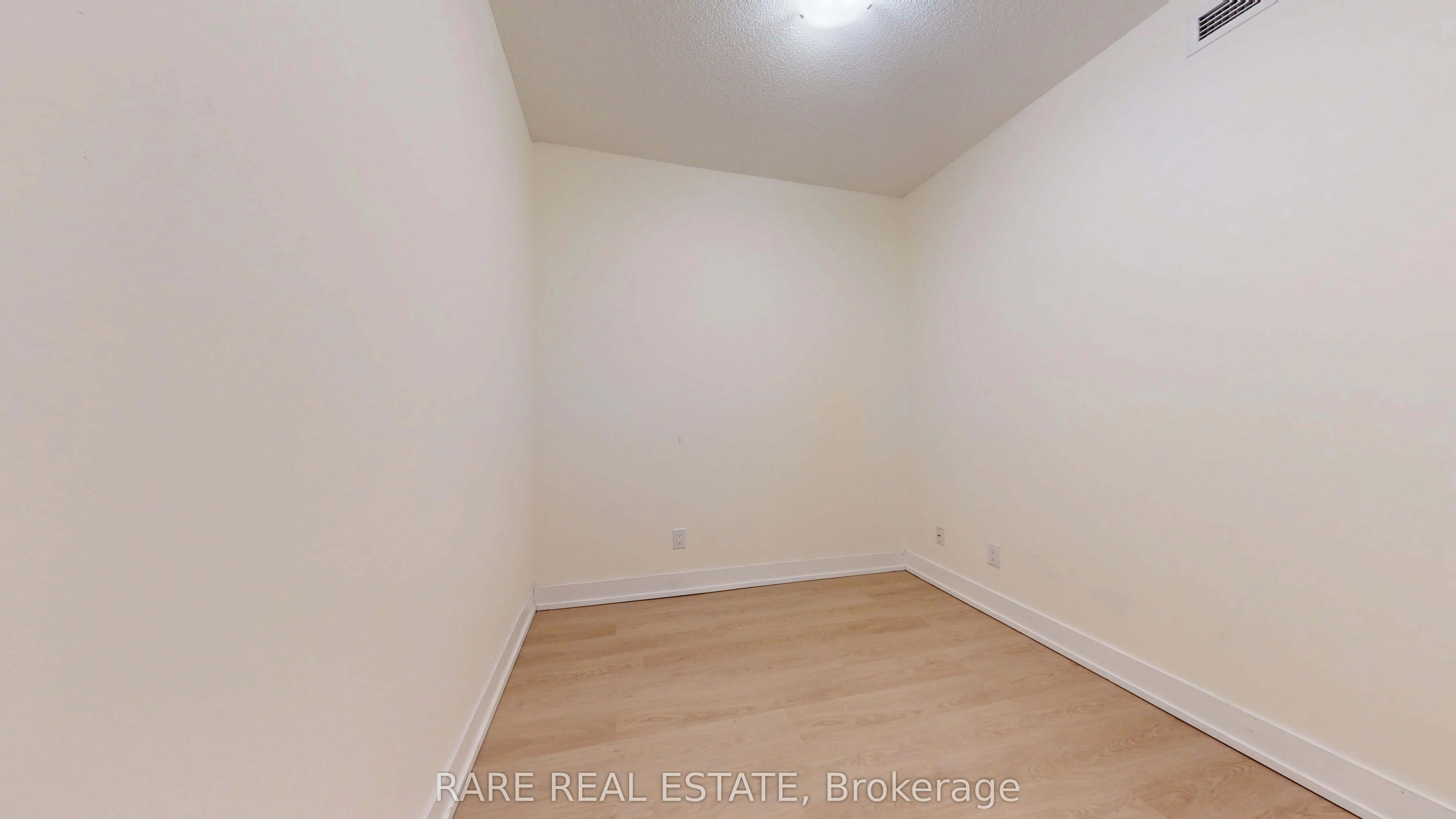 1638 Bloor Street W #607