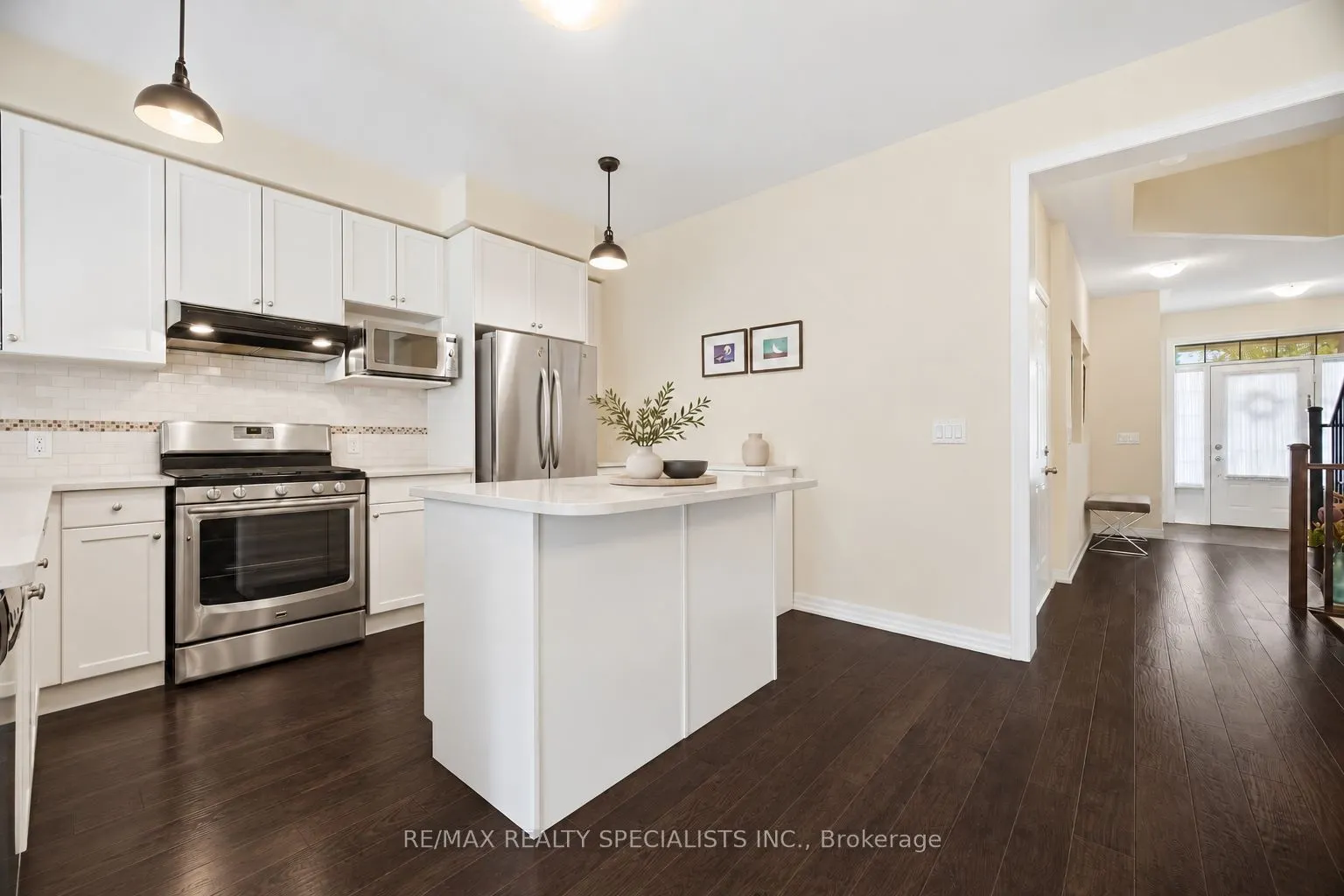 92 Hanson Crescent
