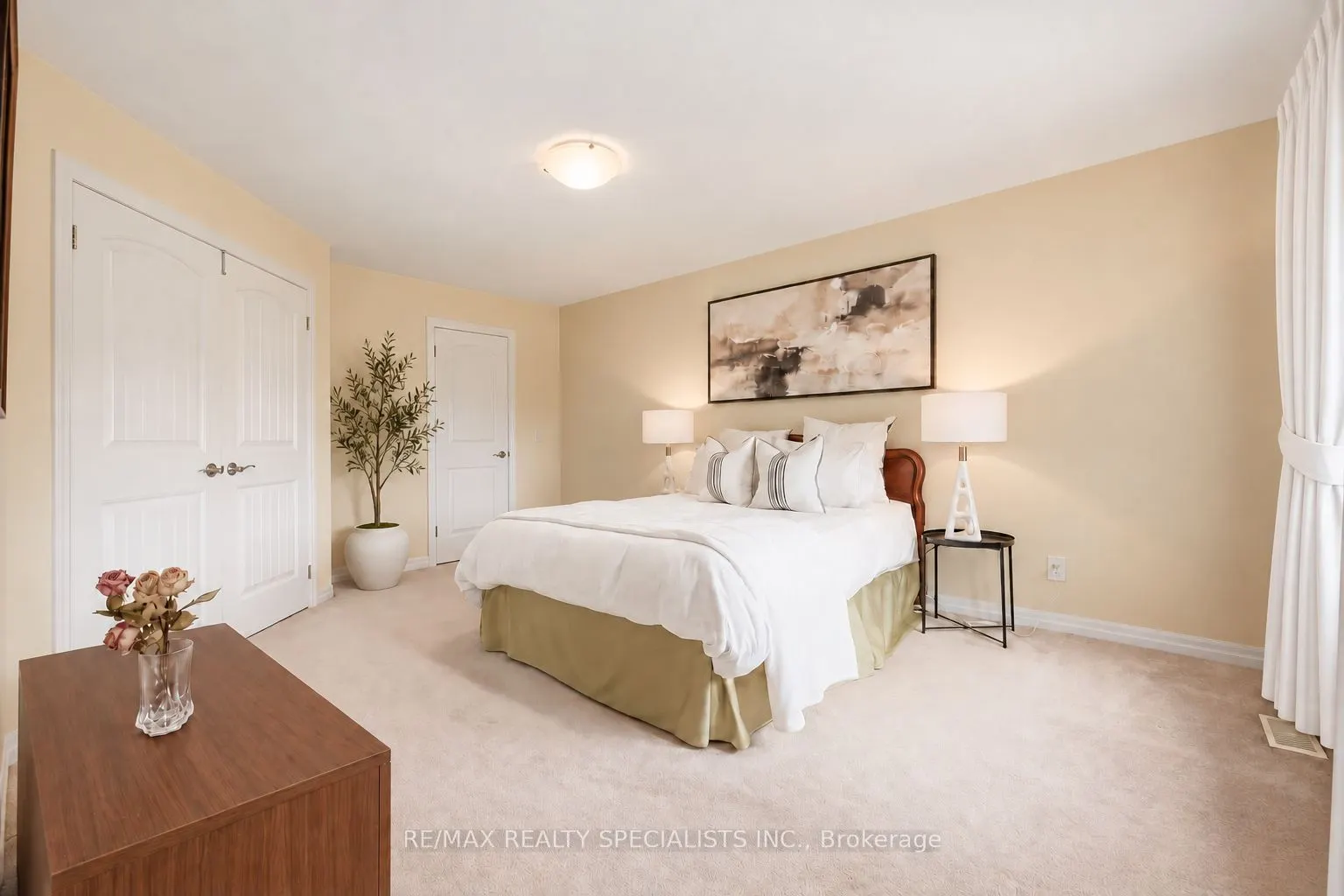 92 Hanson Crescent