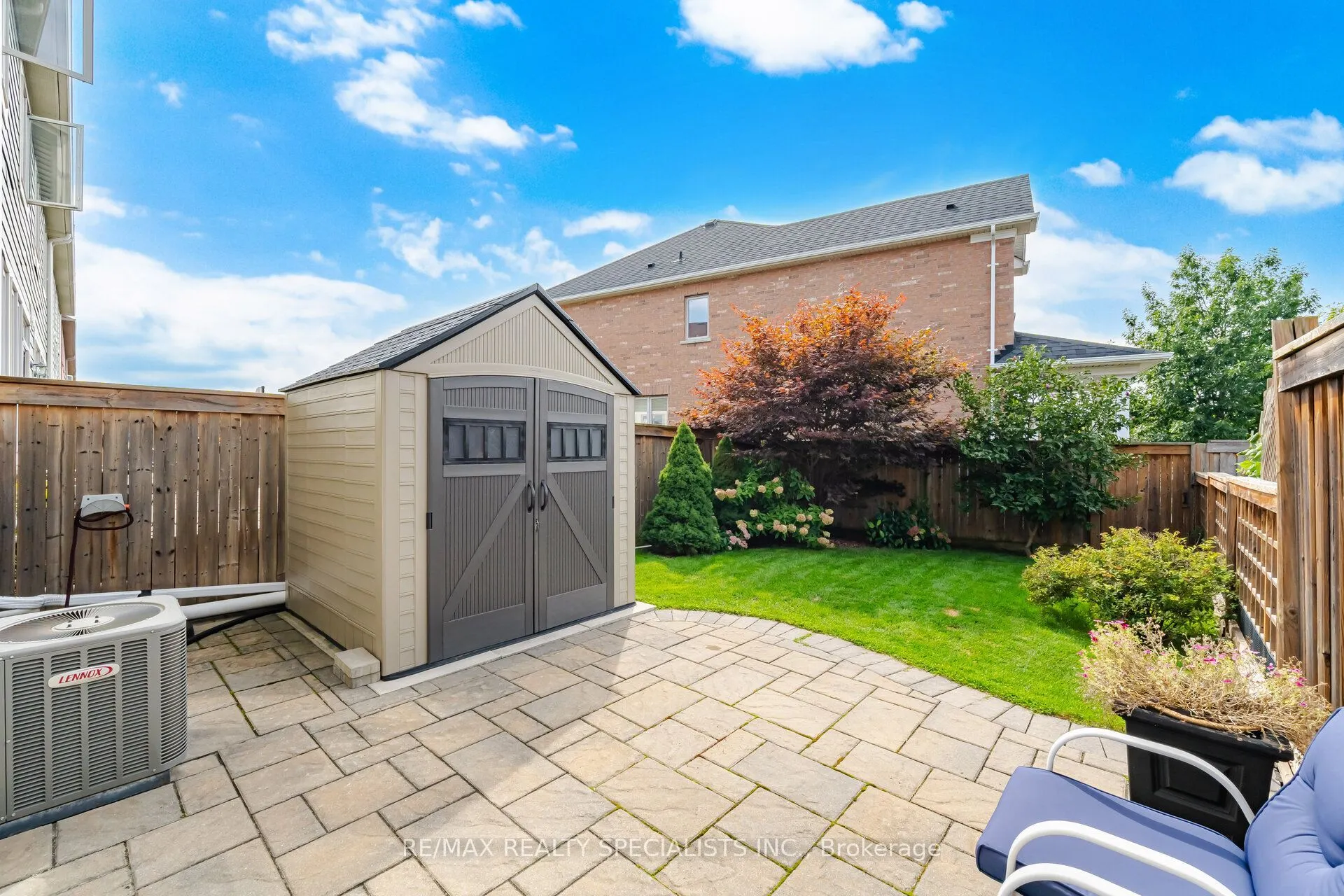 92 Hanson Crescent