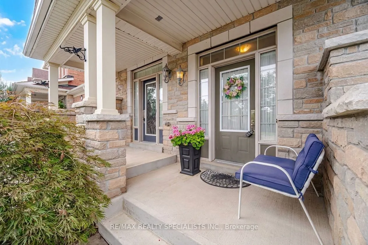 92 Hanson Crescent