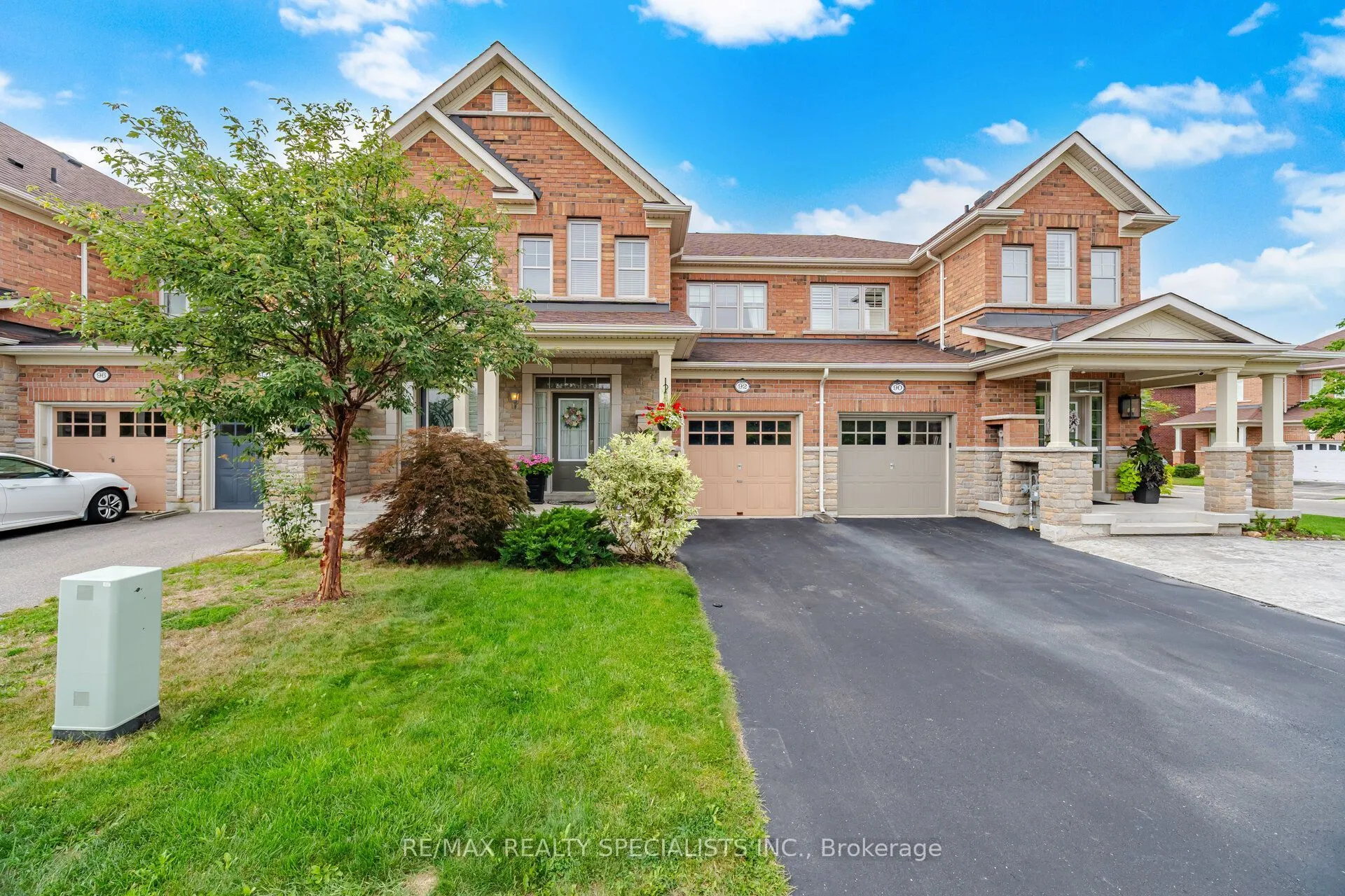 92 Hanson Crescent