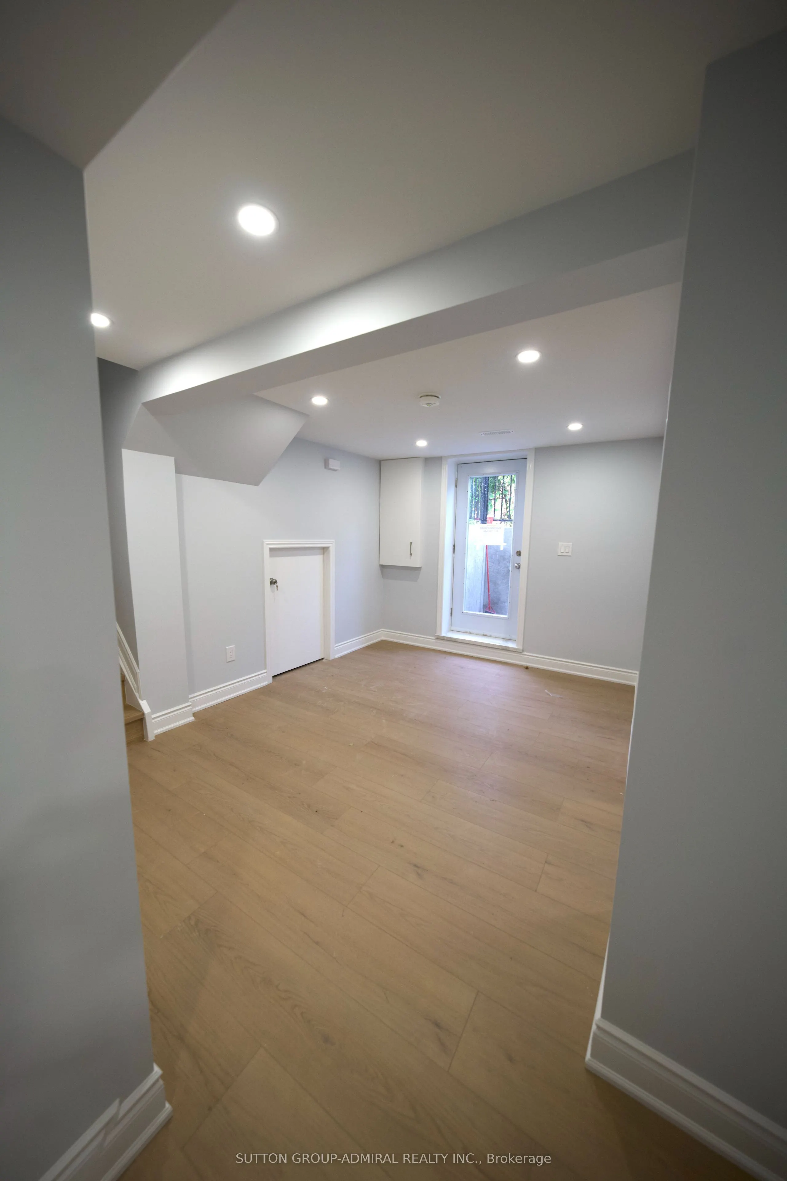 1225 Verhoeven Court #Basement