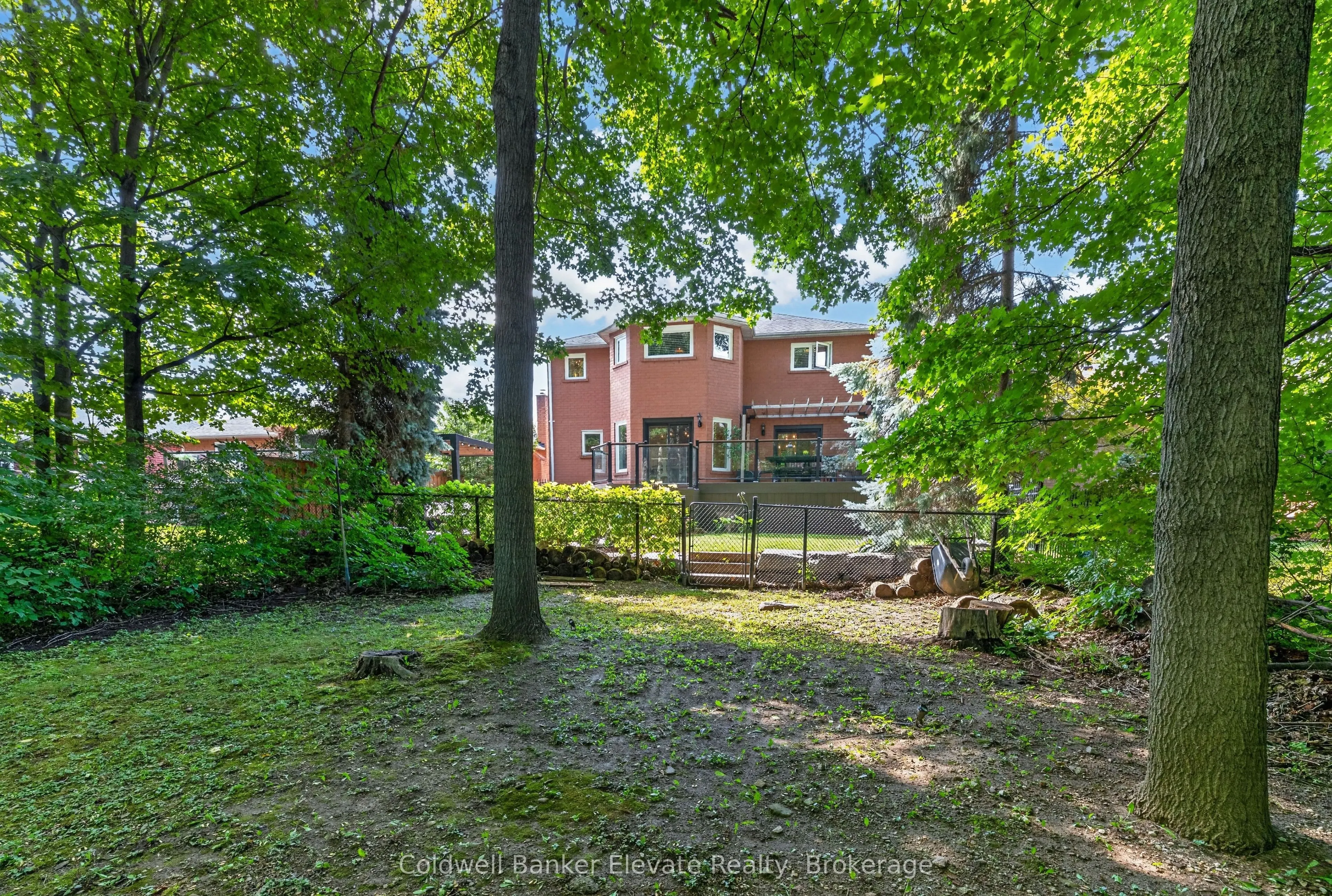 51 Gollop Crescent