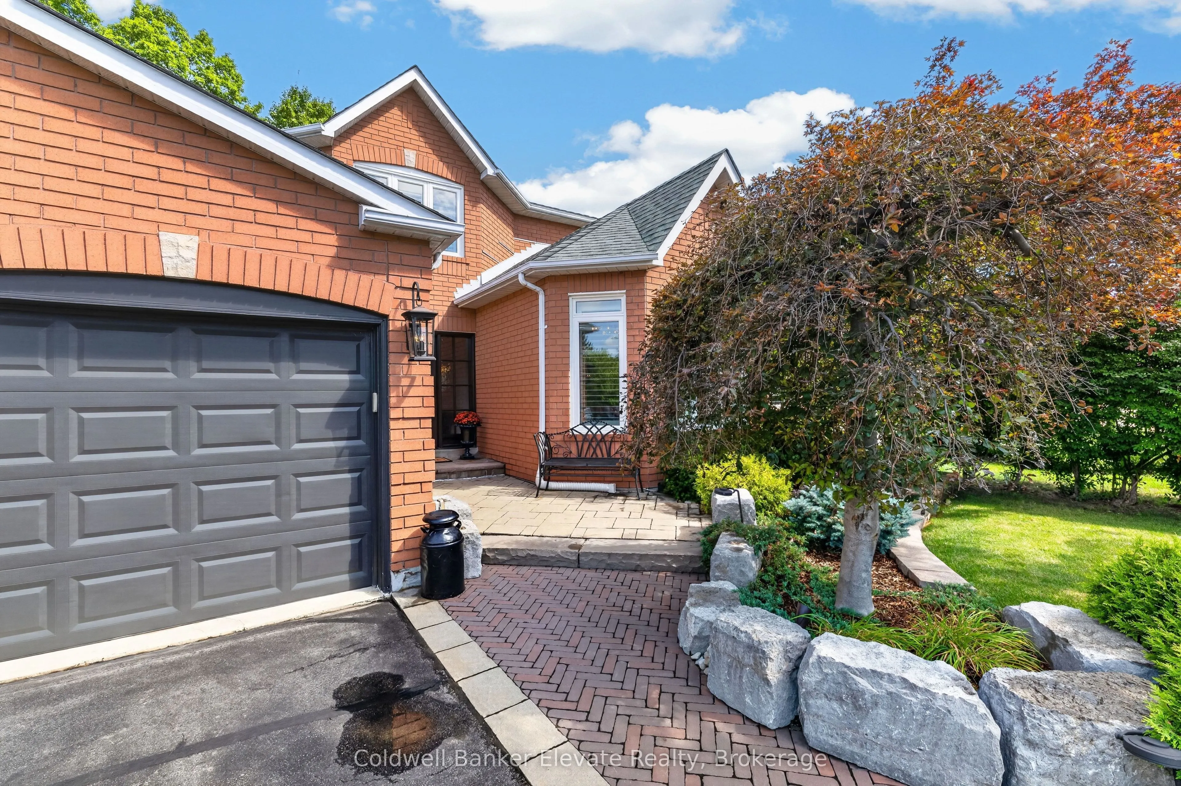 51 Gollop Crescent