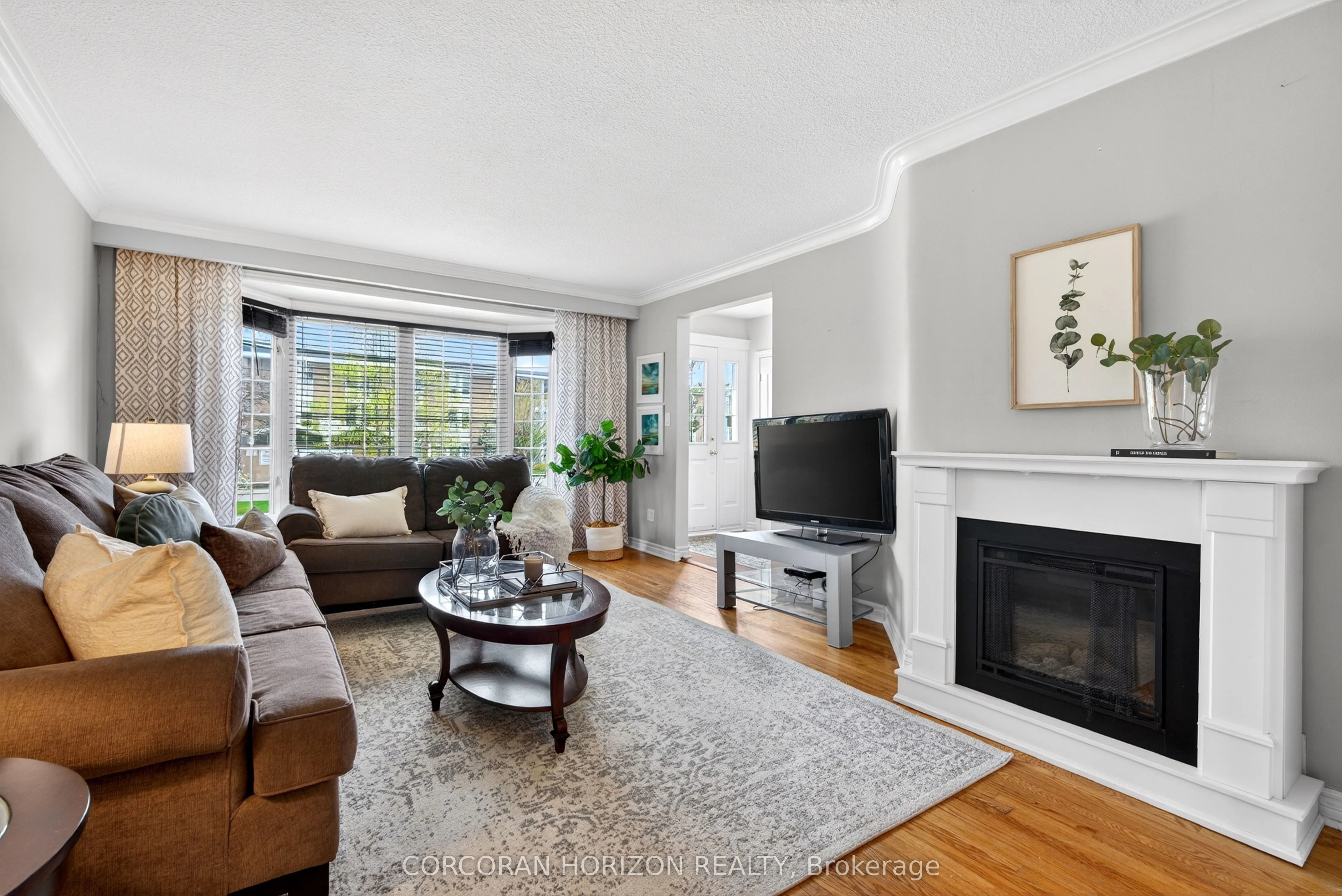 77 Mineola Road E
