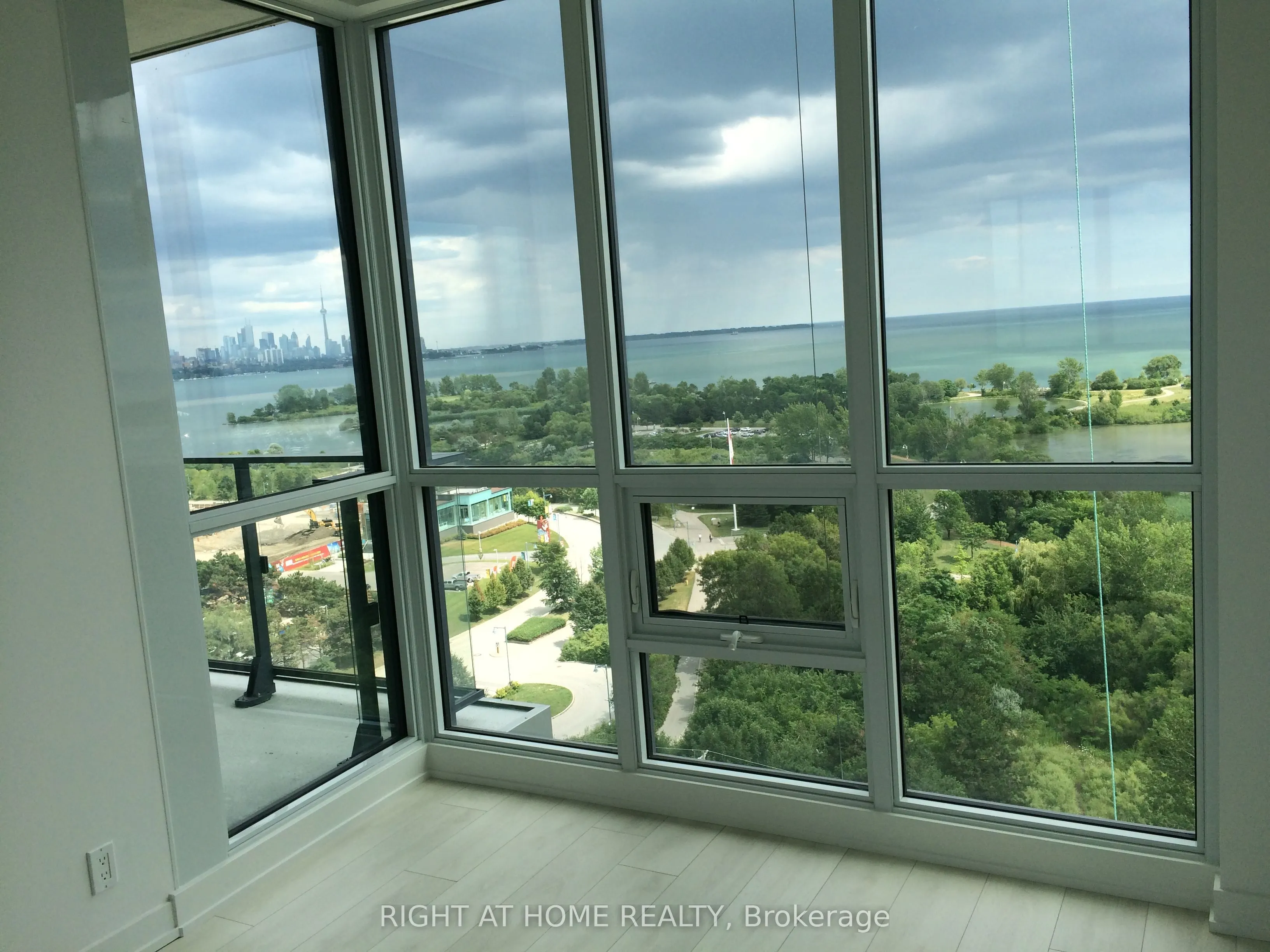 2212 Lake Shore Boulevard W #1801