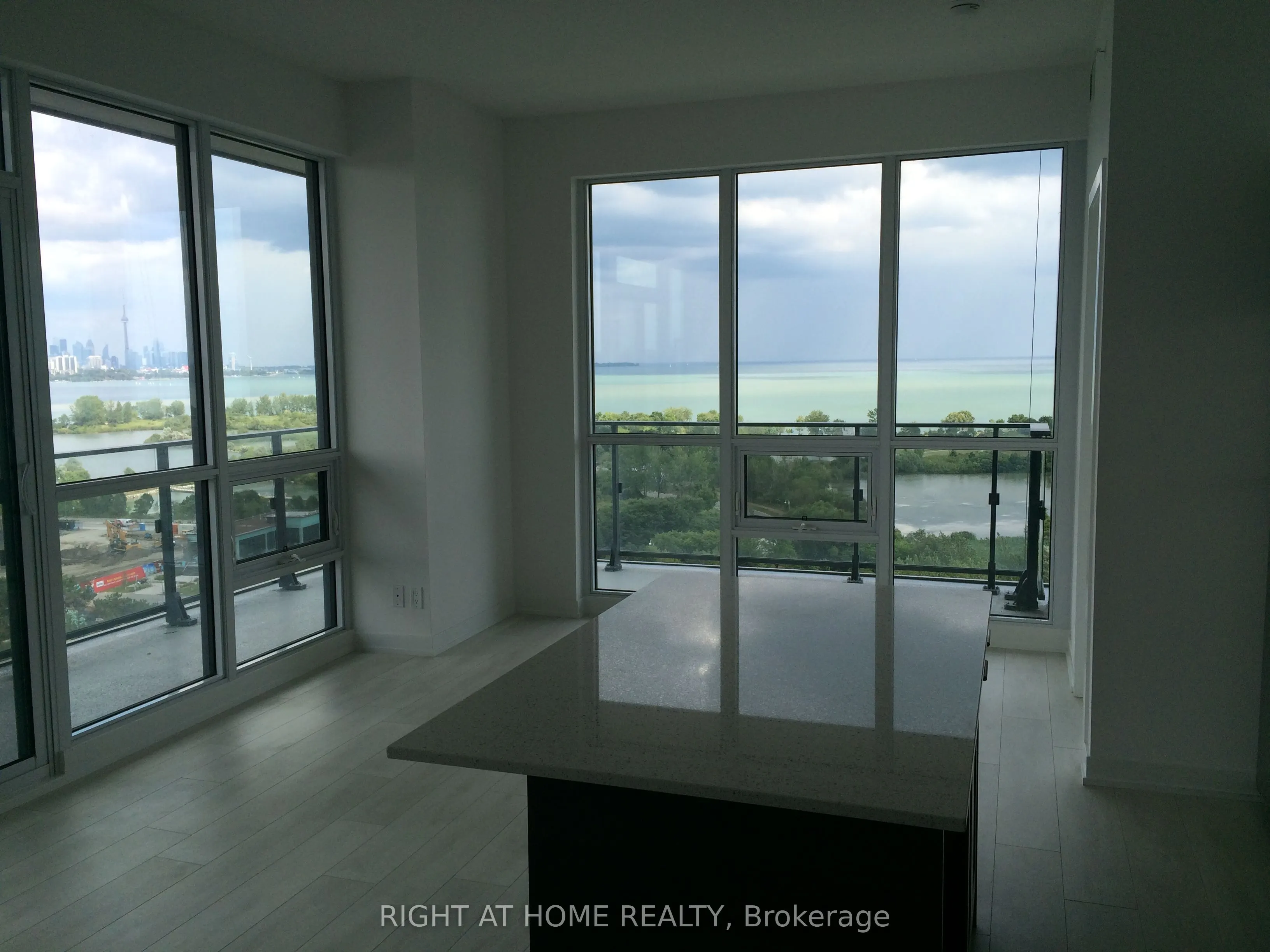2212 Lake Shore Boulevard W #1801