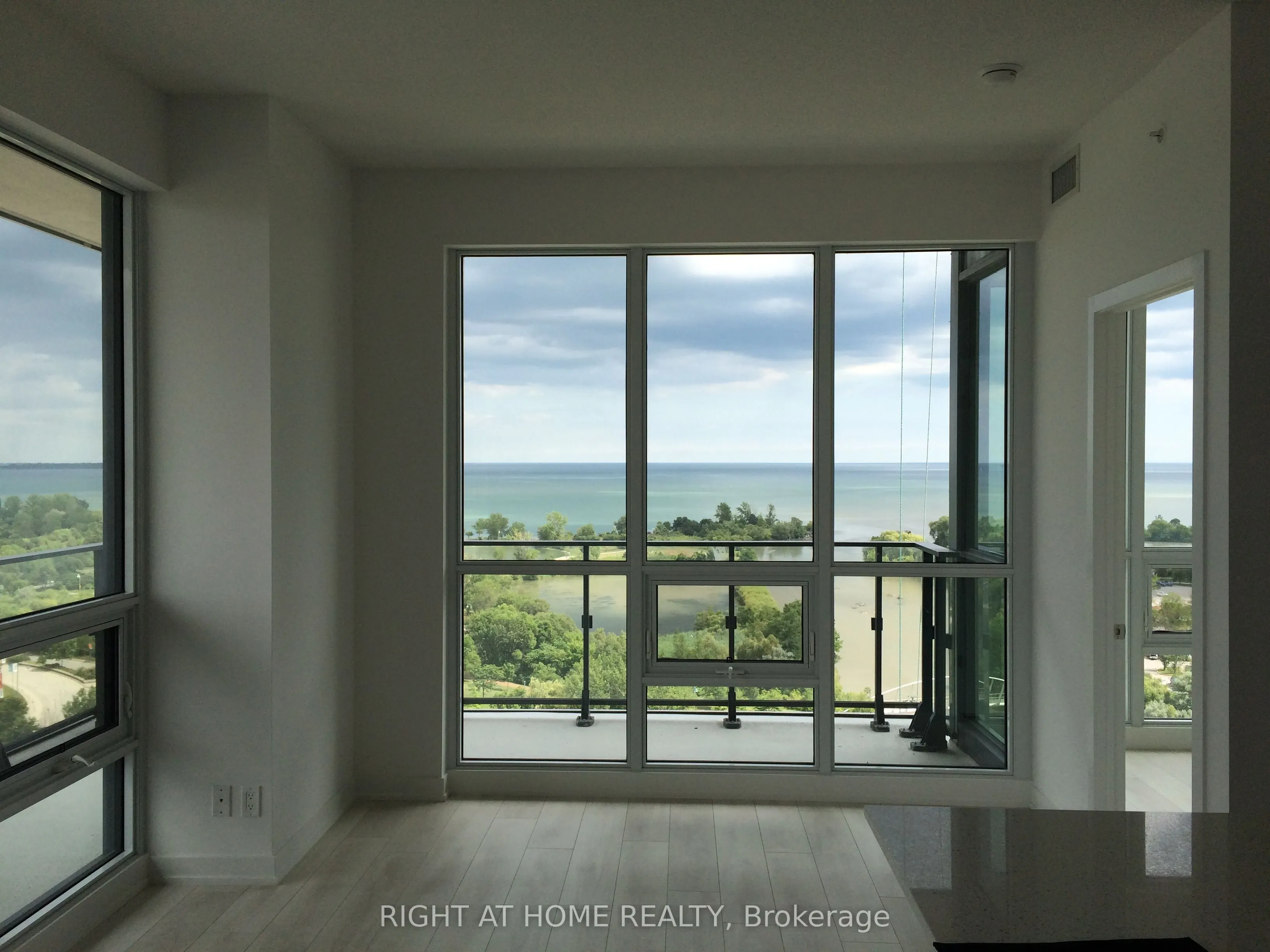 2212 Lake Shore Boulevard W #1801