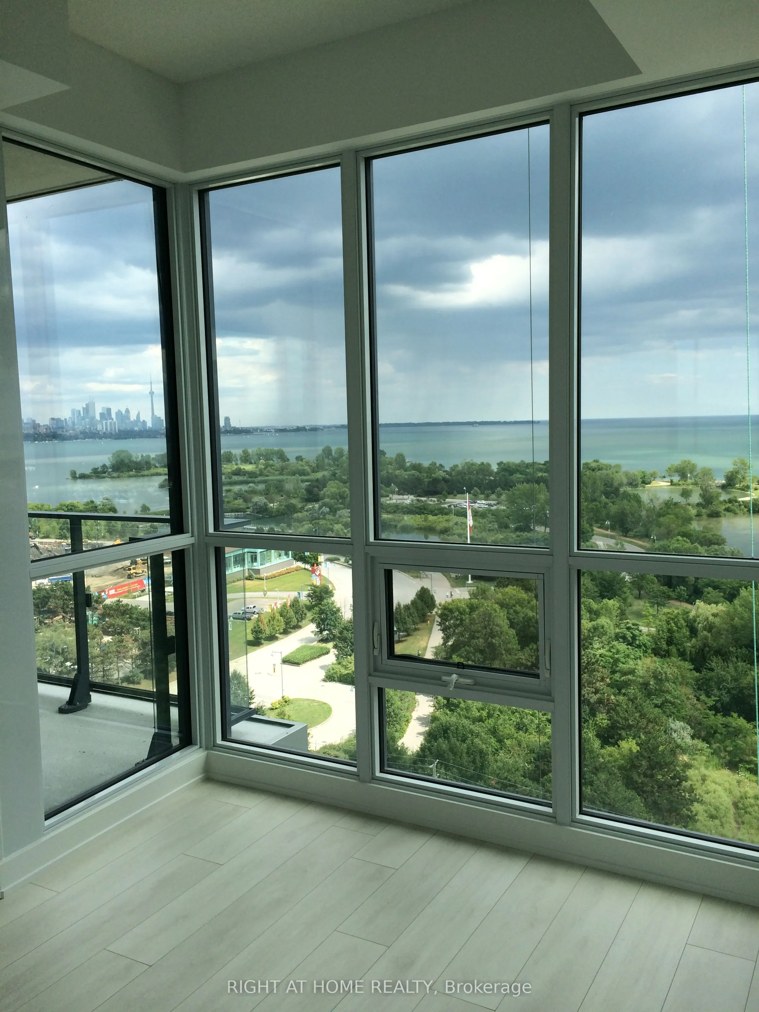 2212 Lake Shore Boulevard W #1801