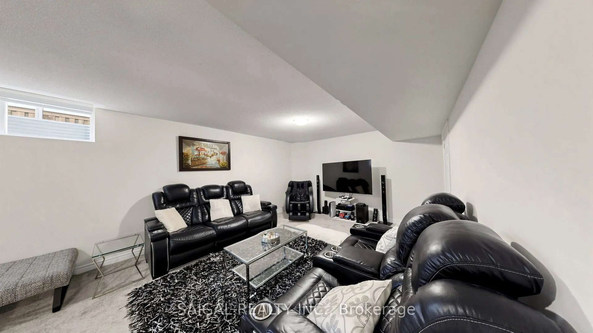 3913 Koenig Road
