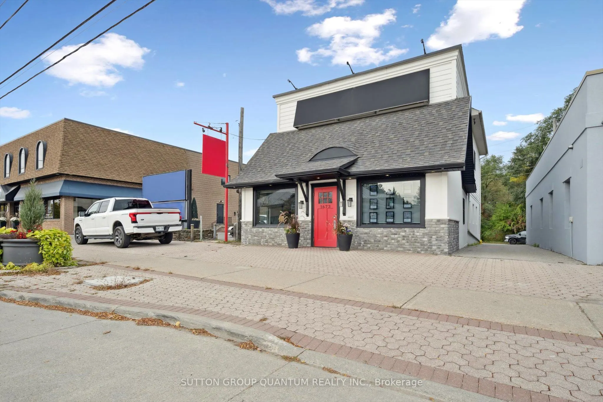 1673 Lakeshore Road W