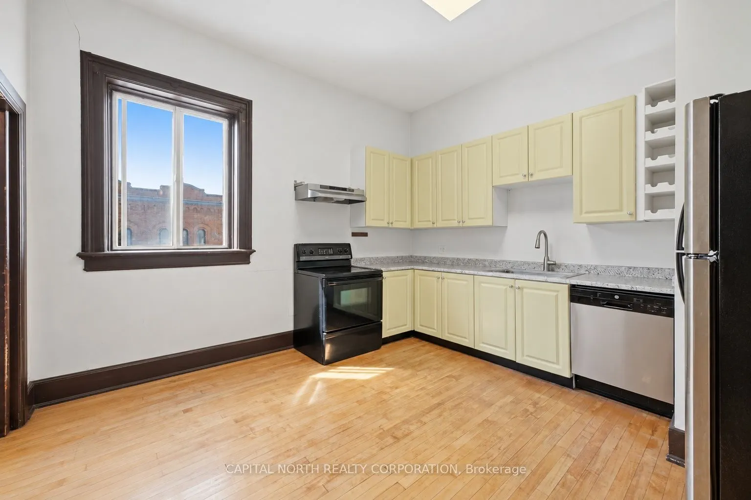 2854 Dundas Street W #3