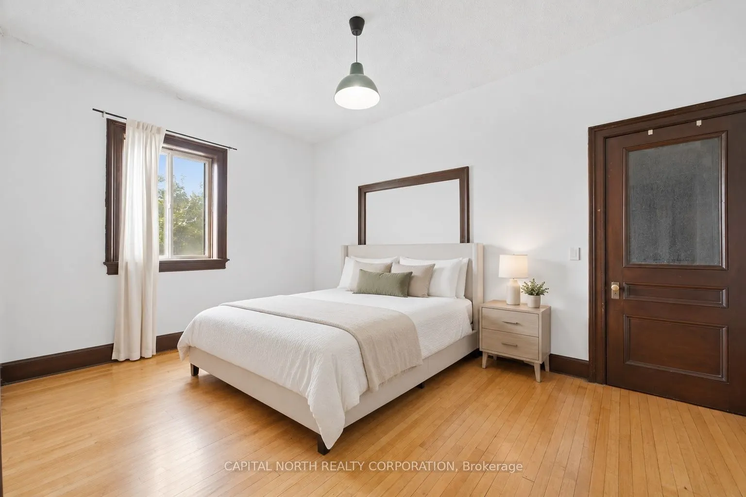 2854 Dundas Street W #3