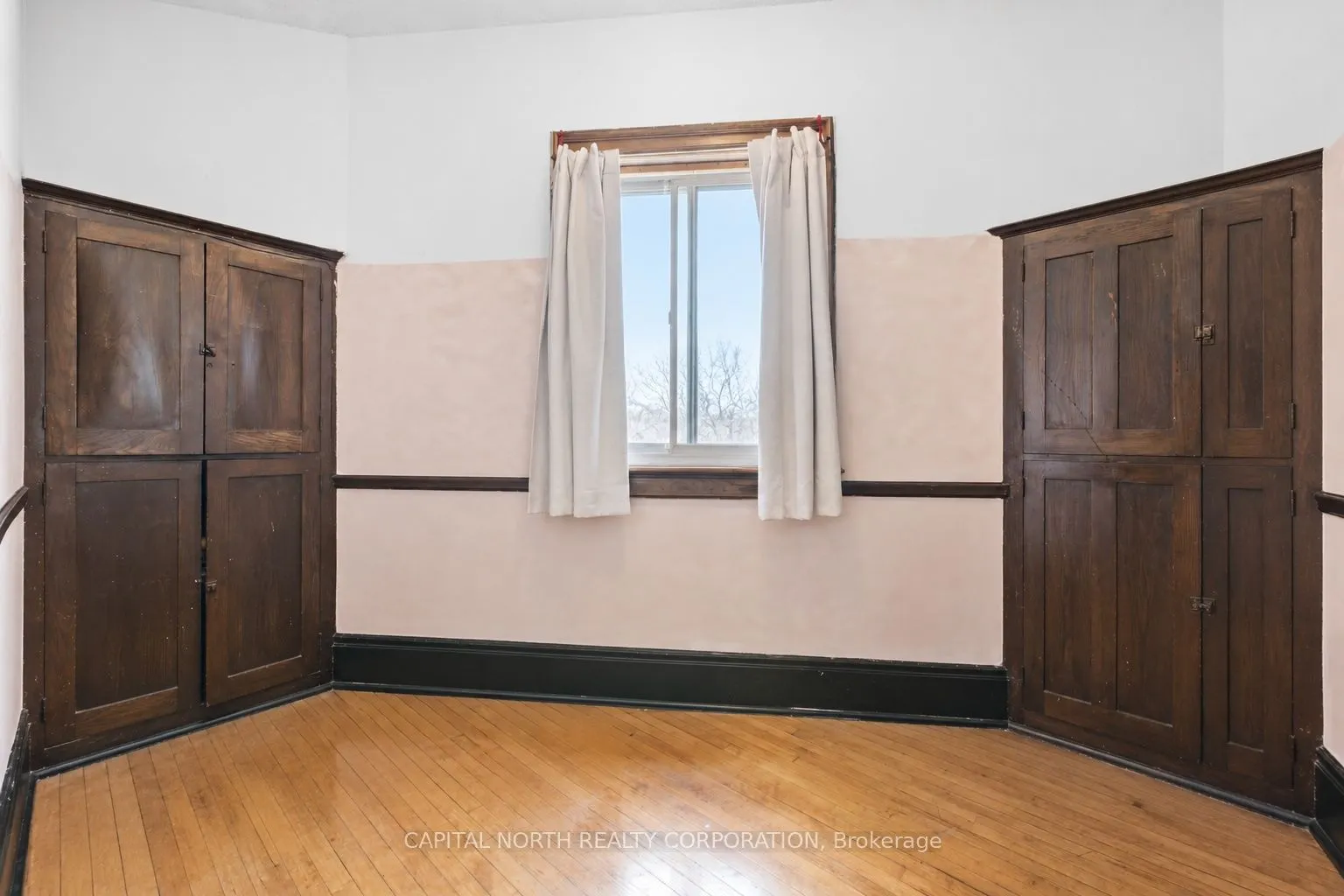2854 Dundas Street W #3