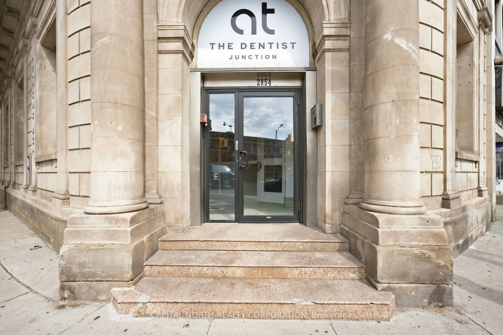 2854 Dundas Street W #3