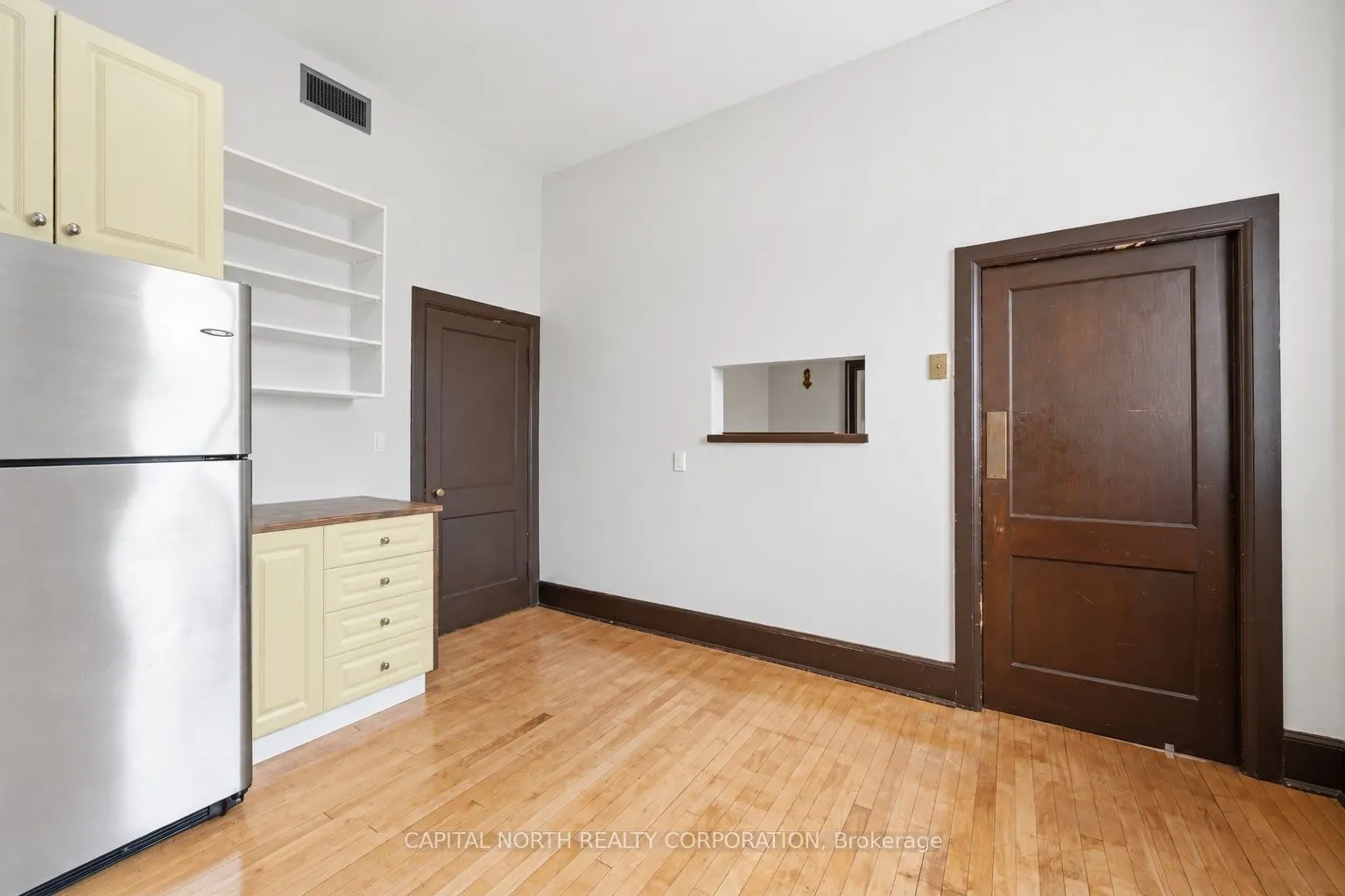 2854 Dundas Street W #3