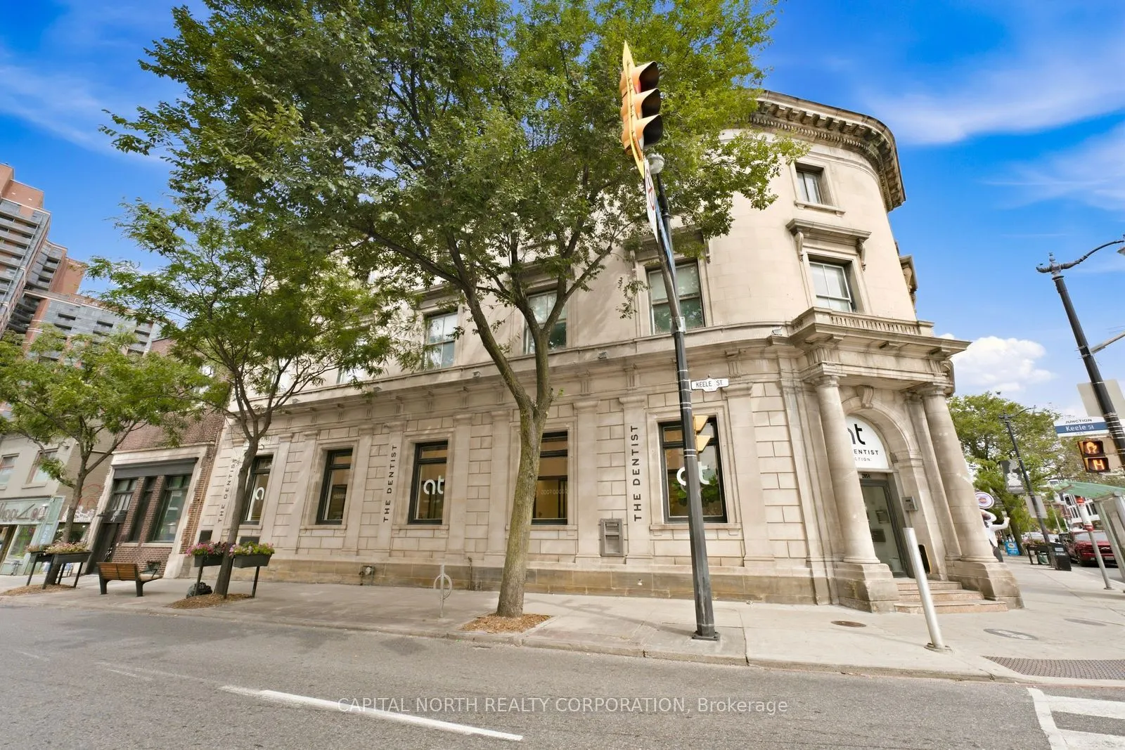 2854 Dundas Street W #3