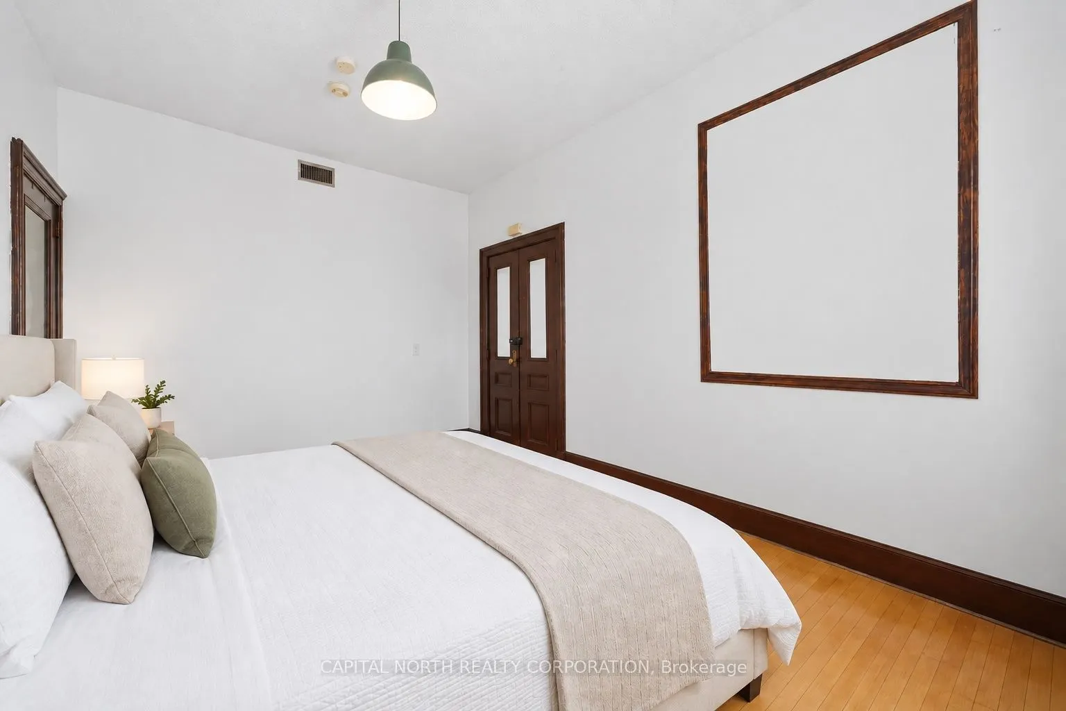 2854 Dundas Street W #3