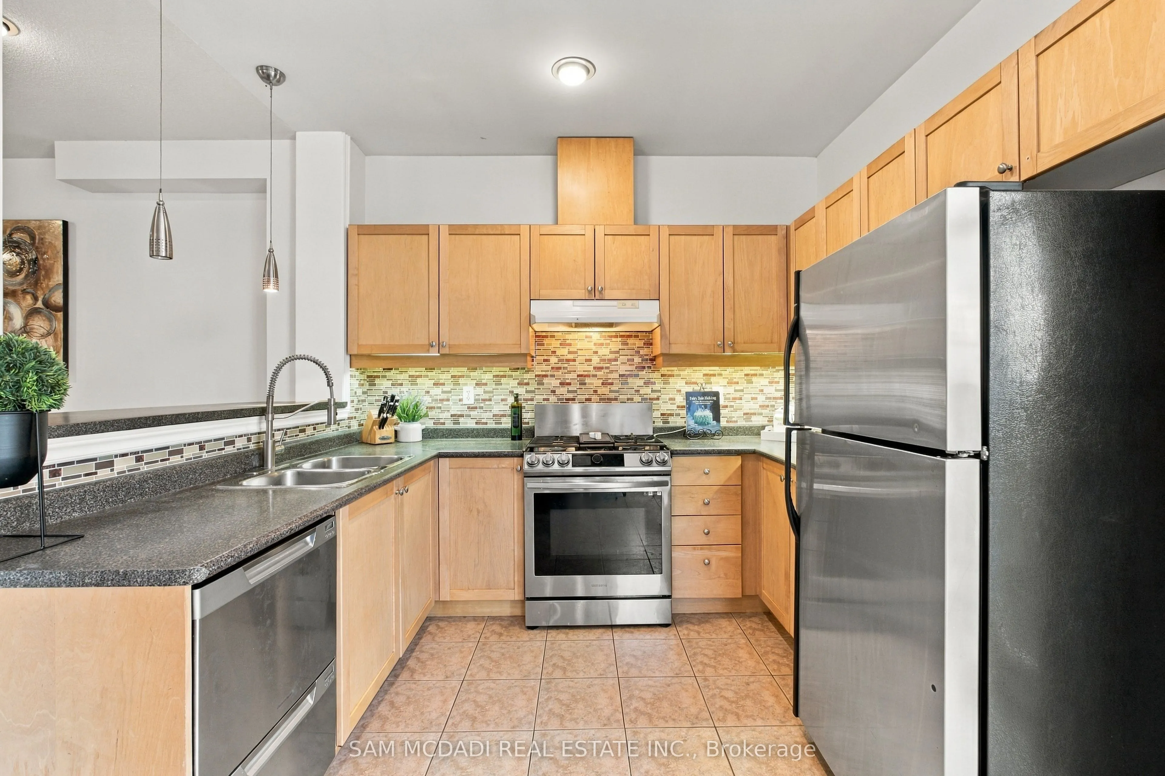 7331 Cork Tree Row