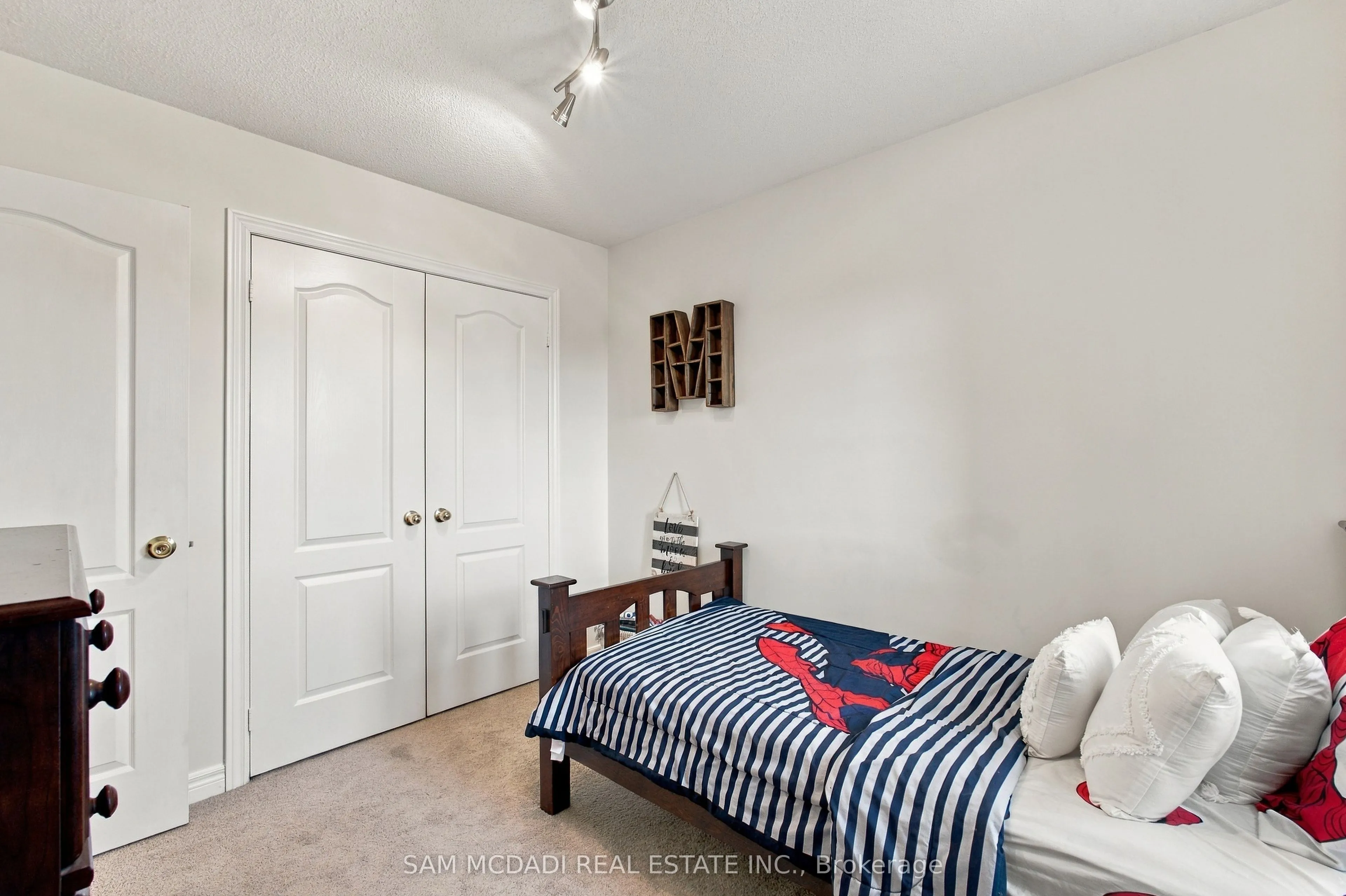 7331 Cork Tree Row