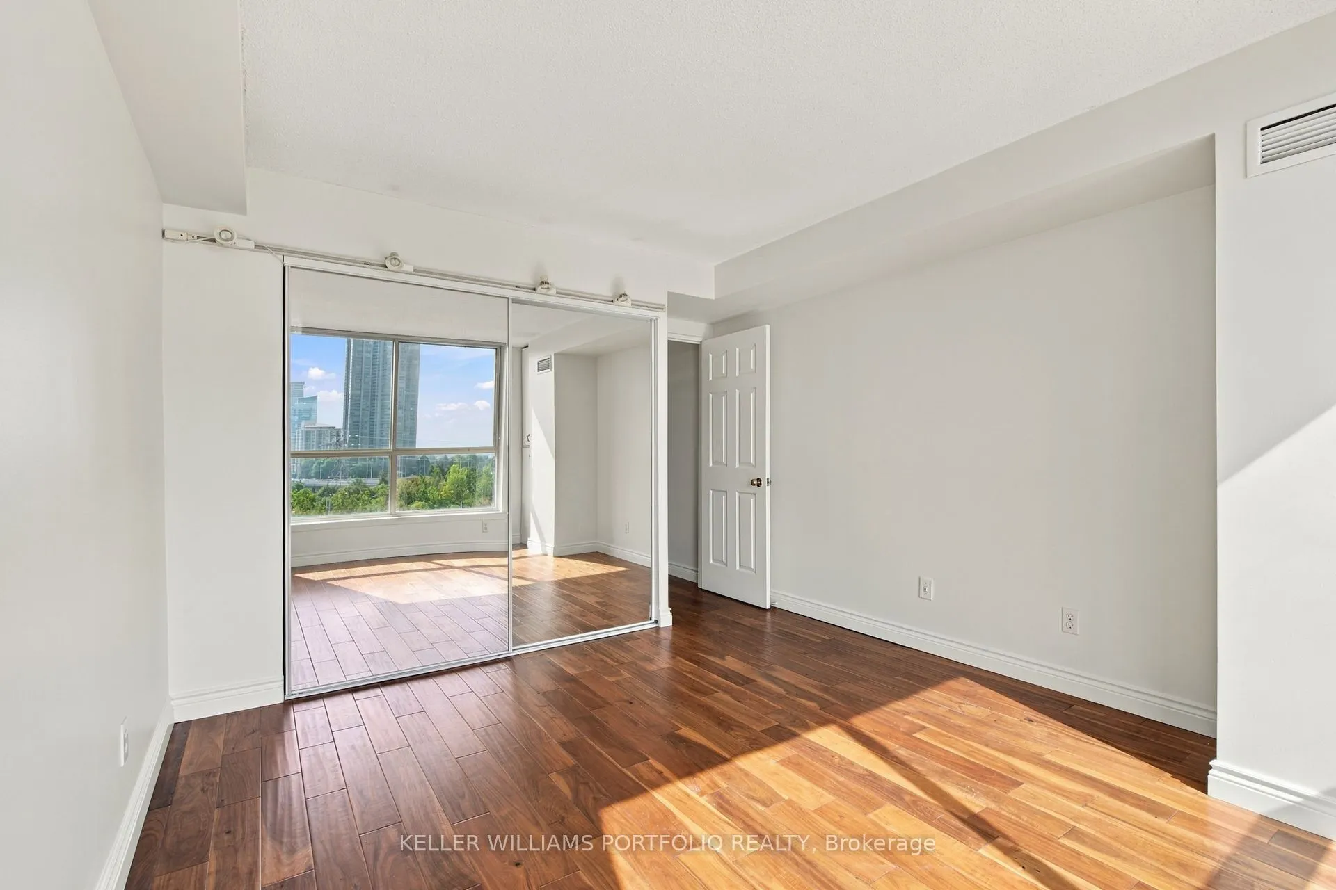 22 Southport Street #940