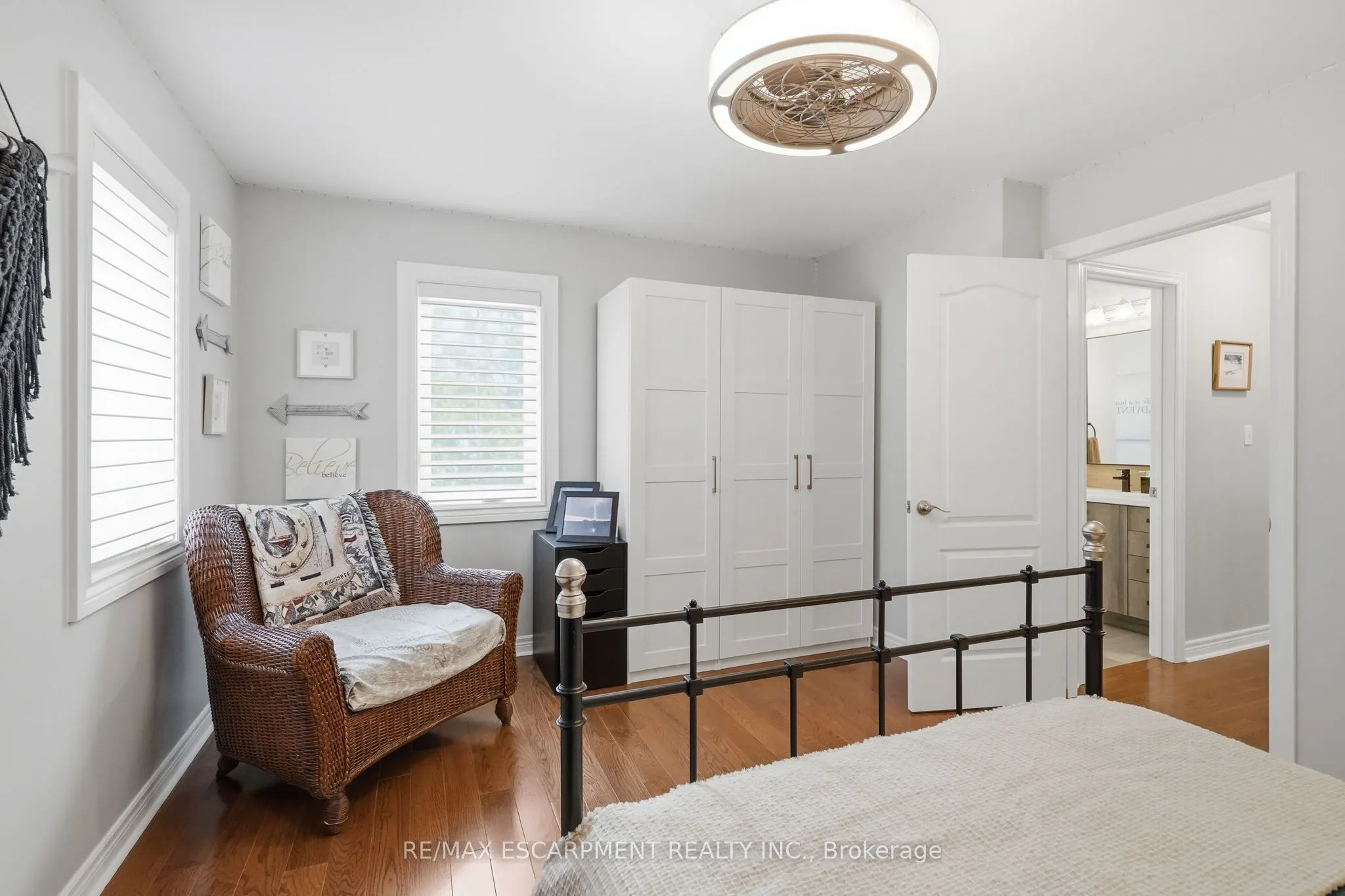 5347 Jameson Crescent