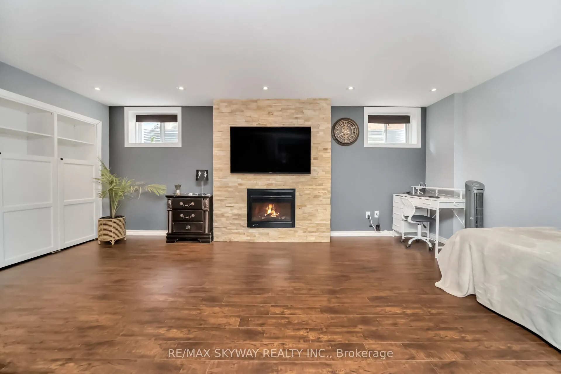 51 Learmont Avenue