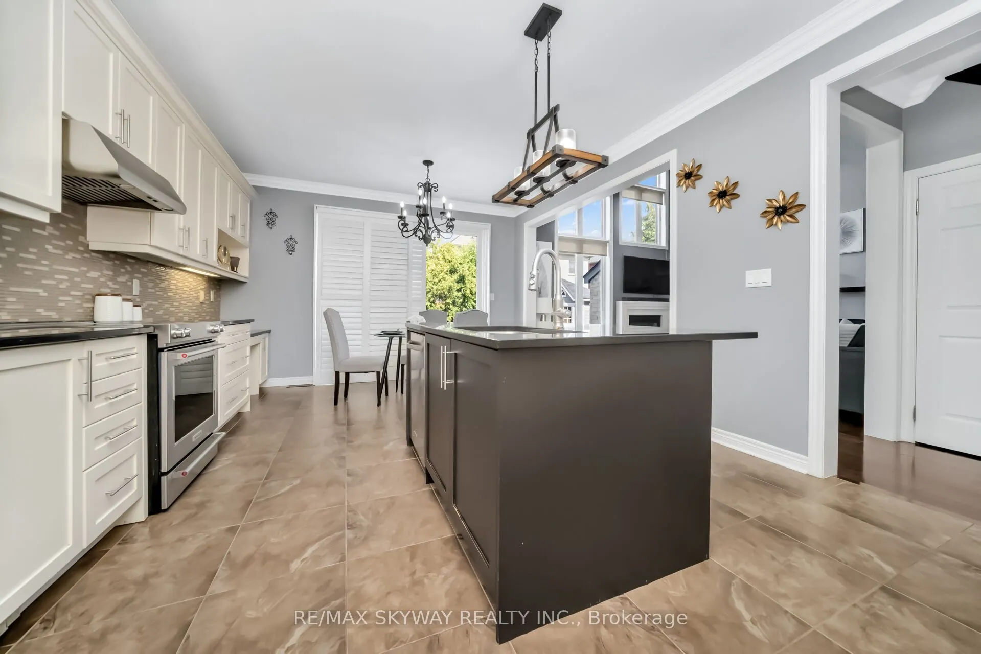 51 Learmont Avenue