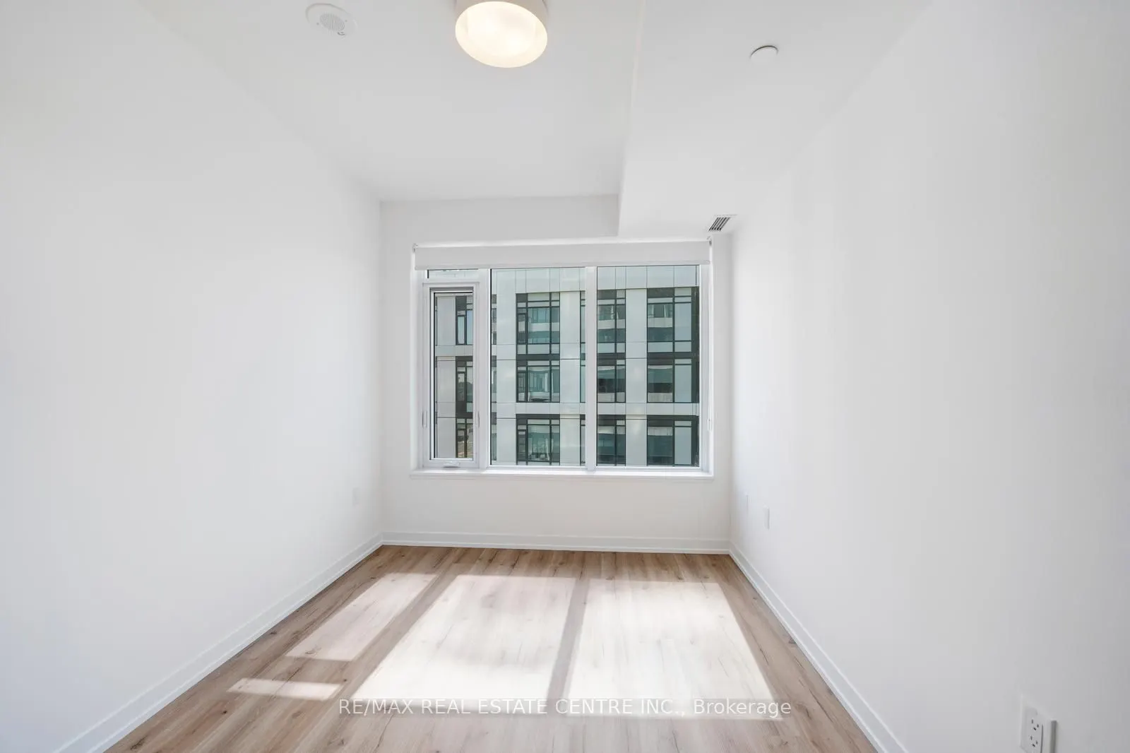 2485 EGLINTON Avenue W #605
