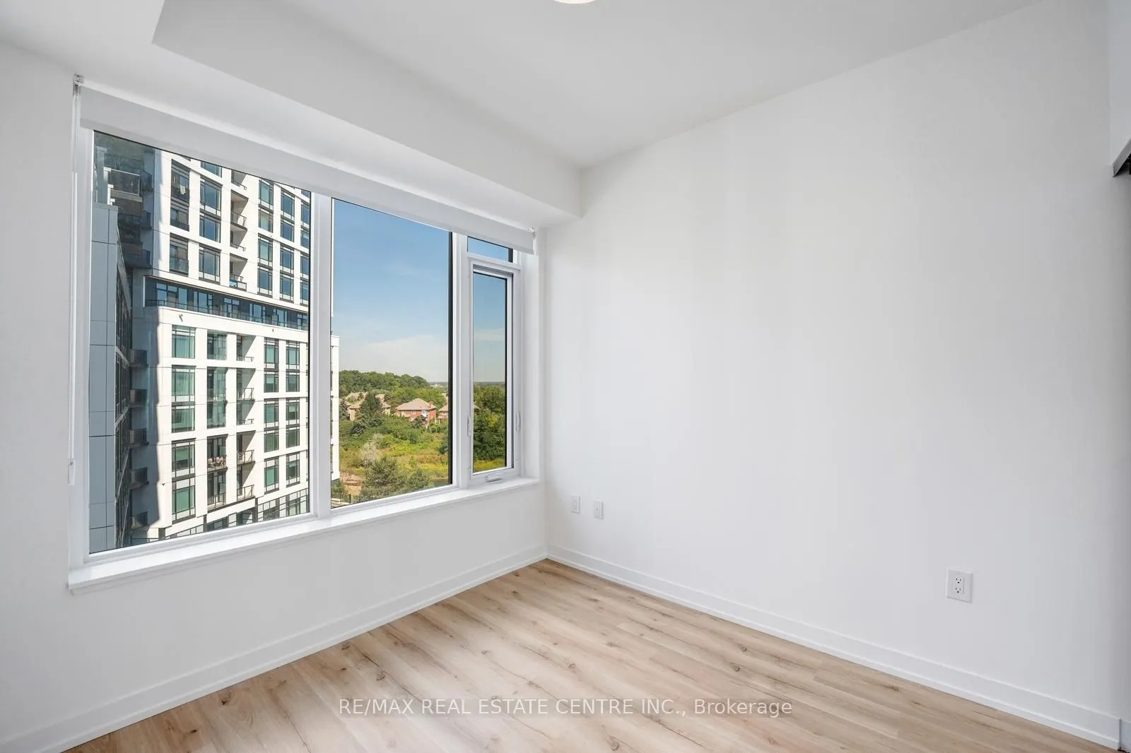 2485 EGLINTON Avenue W #605