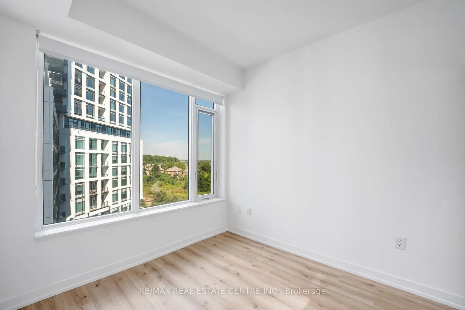 2485 EGLINTON Avenue W #605