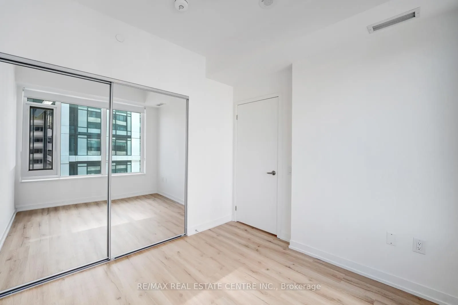 2485 EGLINTON Avenue W #605