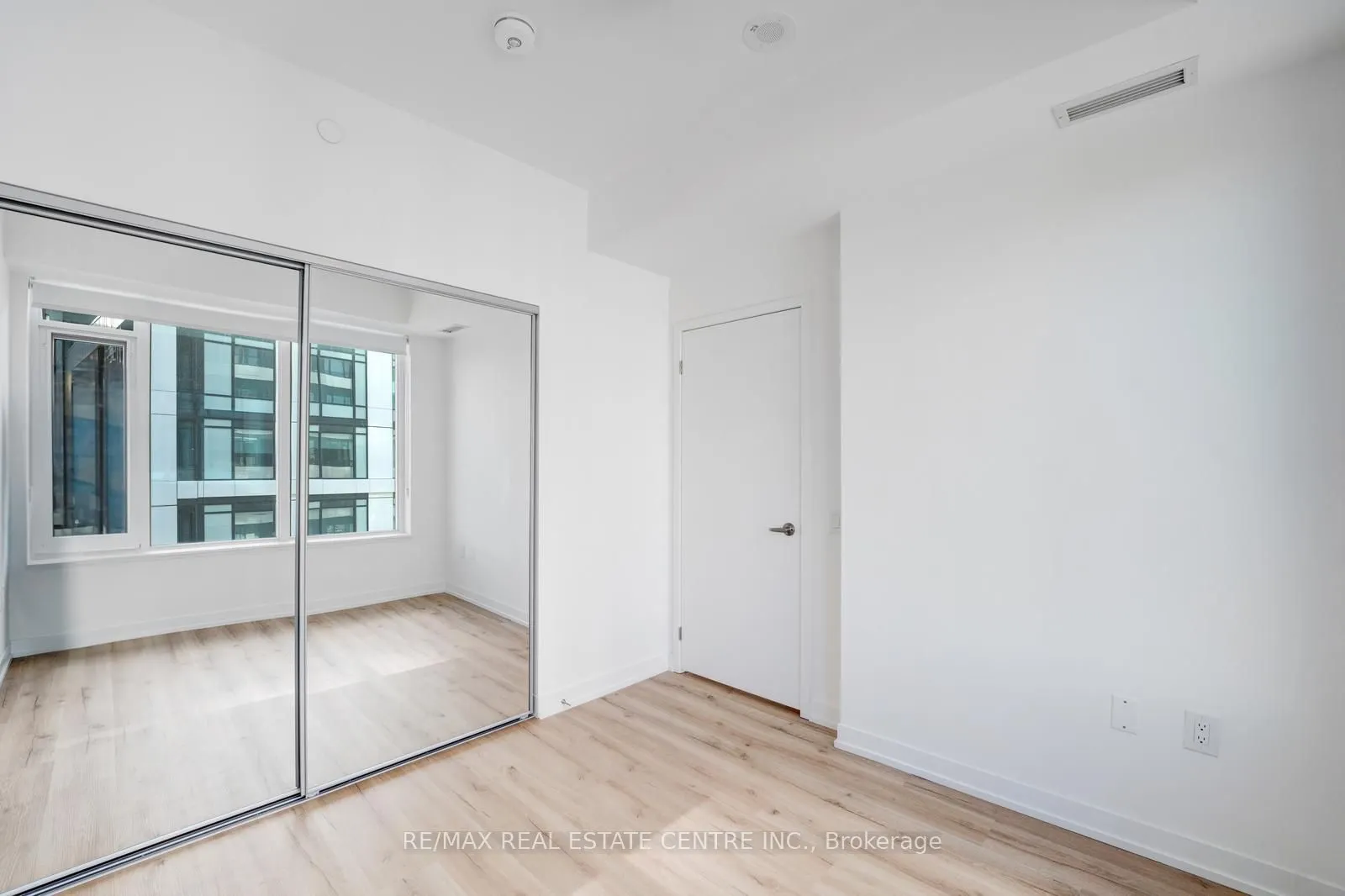 2485 EGLINTON Avenue W #605