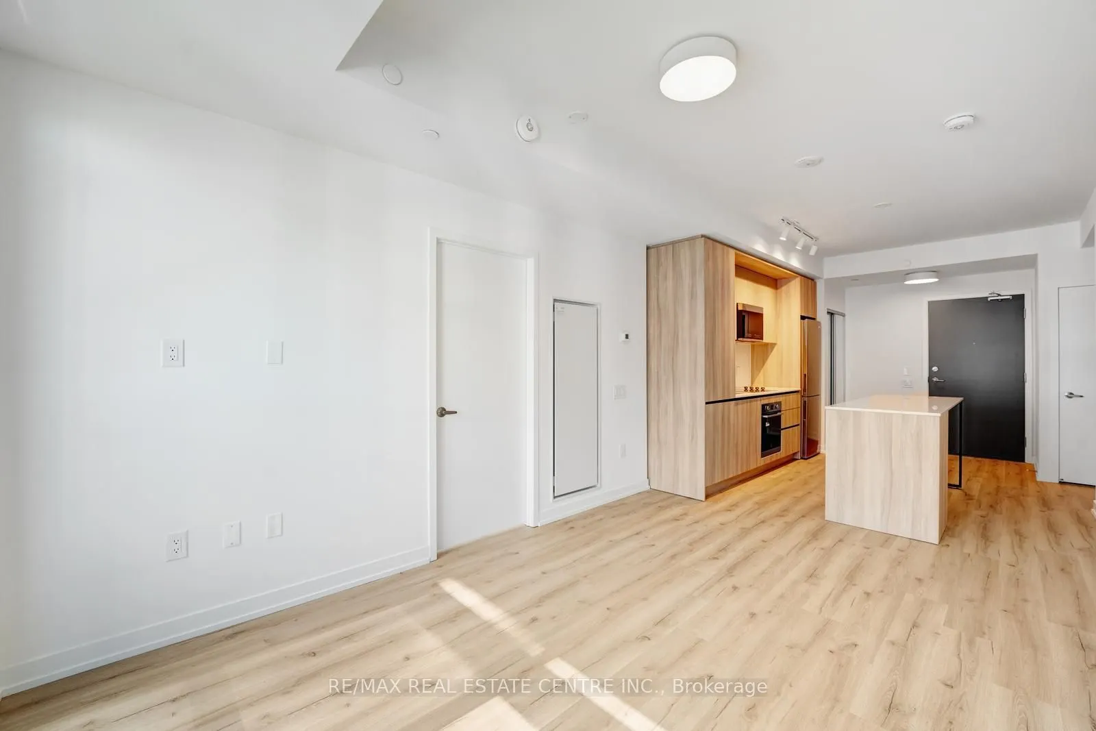 2485 EGLINTON Avenue W #605