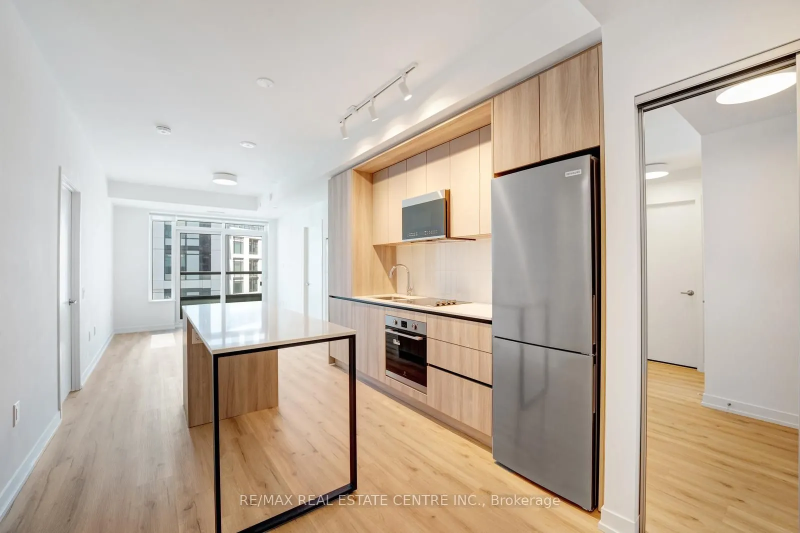2485 EGLINTON Avenue W #605