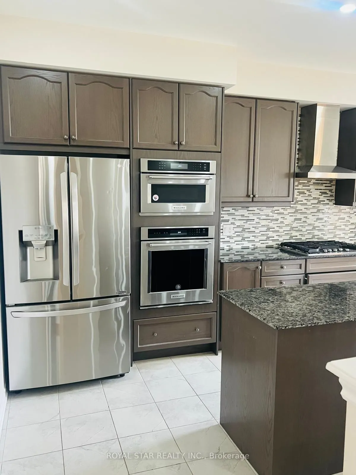 121 Bonnieglen Farm Boulevard #Upper