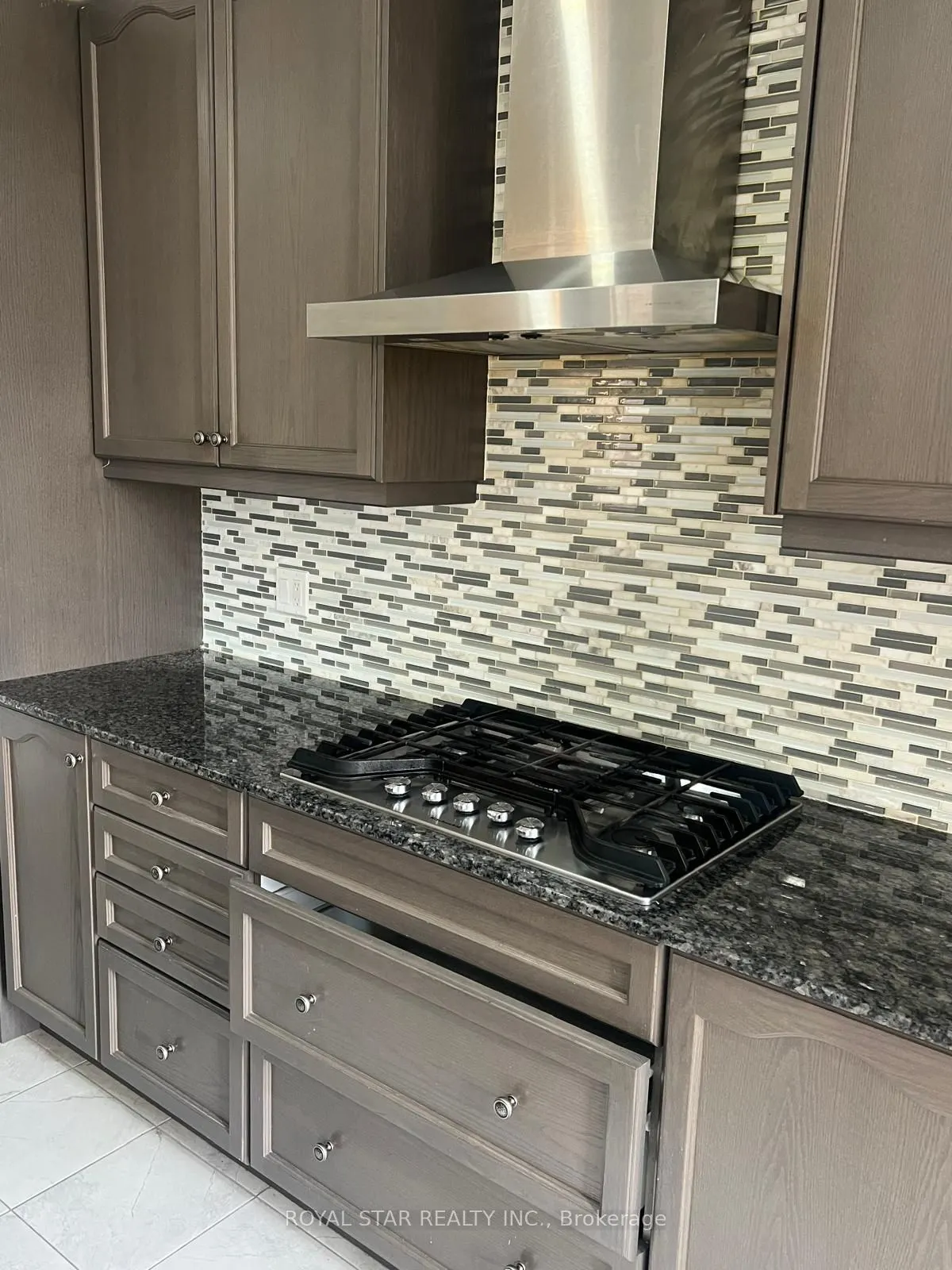 121 Bonnieglen Farm Boulevard #Upper