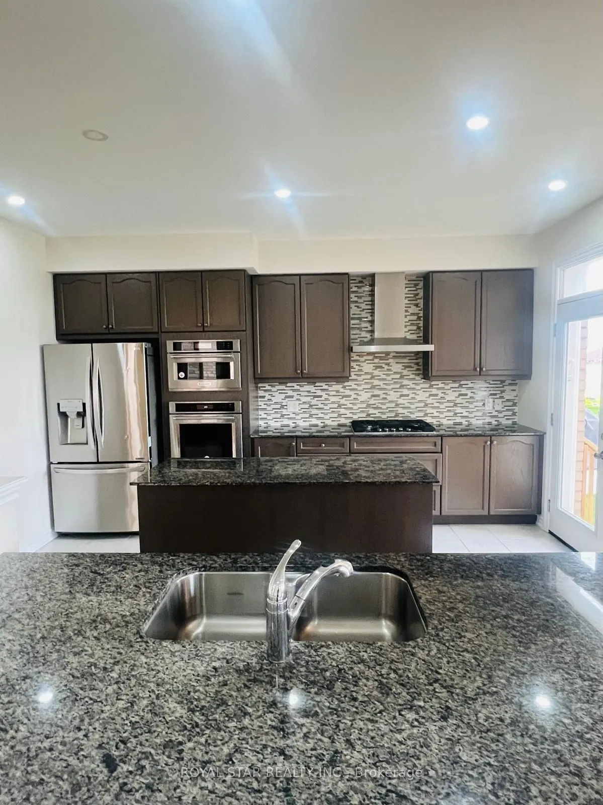121 Bonnieglen Farm Boulevard #Upper