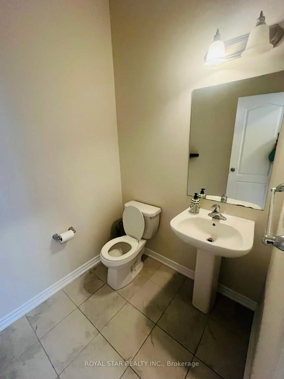 121 Bonnieglen Farm Boulevard #Upper